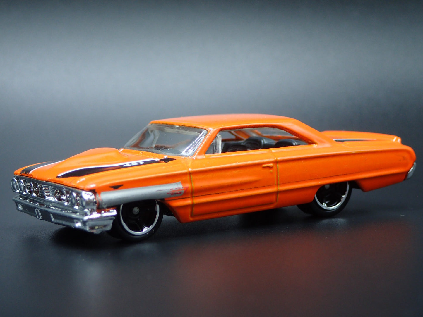 1964 64 FORD GALAXIE 500 ORANGE 1:64 SCALE COLLECTIBLE DIORAMA DIECAST MODEL CAR