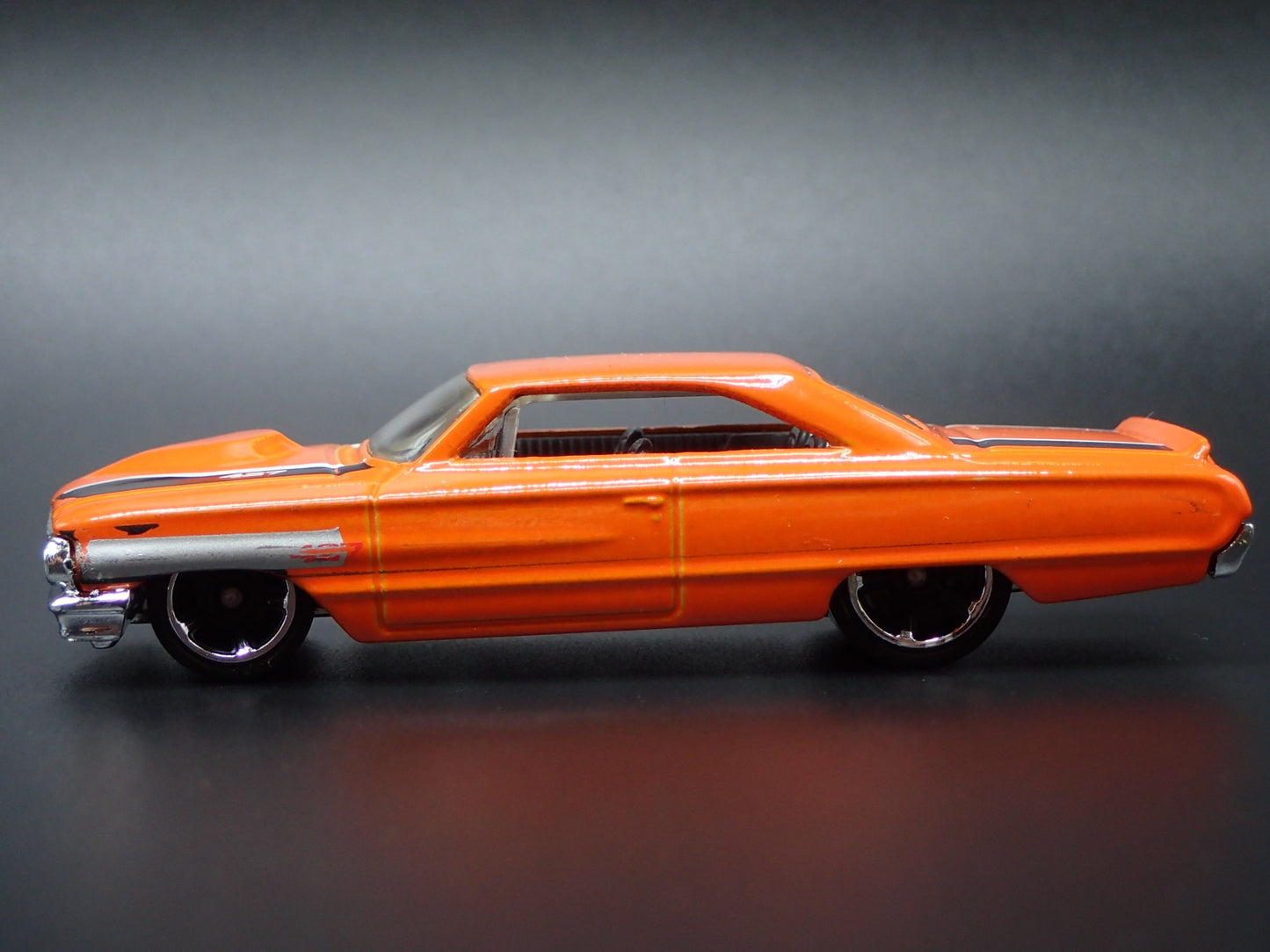 1964 64 FORD GALAXIE 500 ORANGE 1:64 SCALE COLLECTIBLE DIORAMA DIECAST MODEL CAR