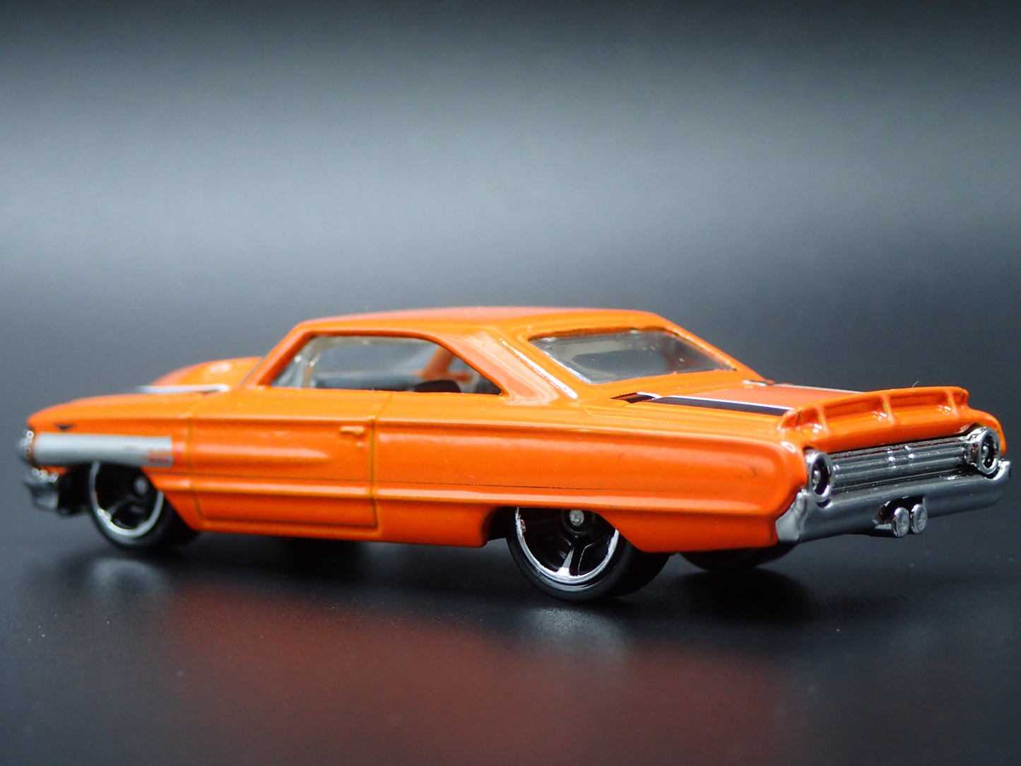 1964 64 FORD GALAXIE 500 ORANGE 1:64 SCALE COLLECTIBLE DIORAMA DIECAST MODEL CAR