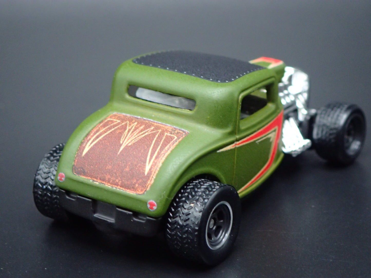 1932 32 FORD COUPE HOT ROD GRN 1:64 SCALE COLLECTIBLE DIORAMA DIECAST MODEL CAR