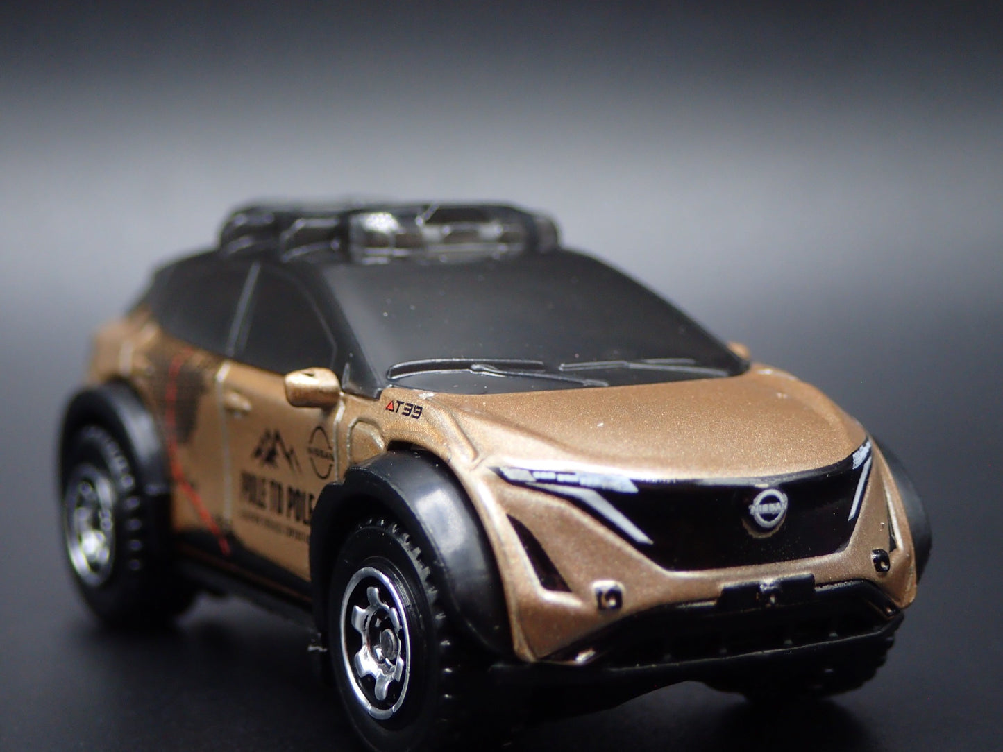 2023-2025 NISSAN ARIYA EV SUV POLE TO POLE GOLD 1:64 SCALE DIECAST MODEL CAR
