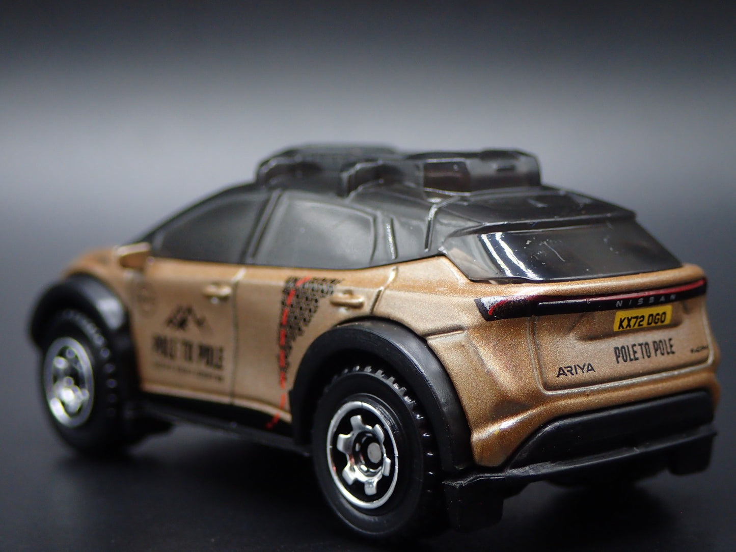 2023-2025 NISSAN ARIYA EV SUV POLE TO POLE GOLD 1:64 SCALE DIECAST MODEL CAR