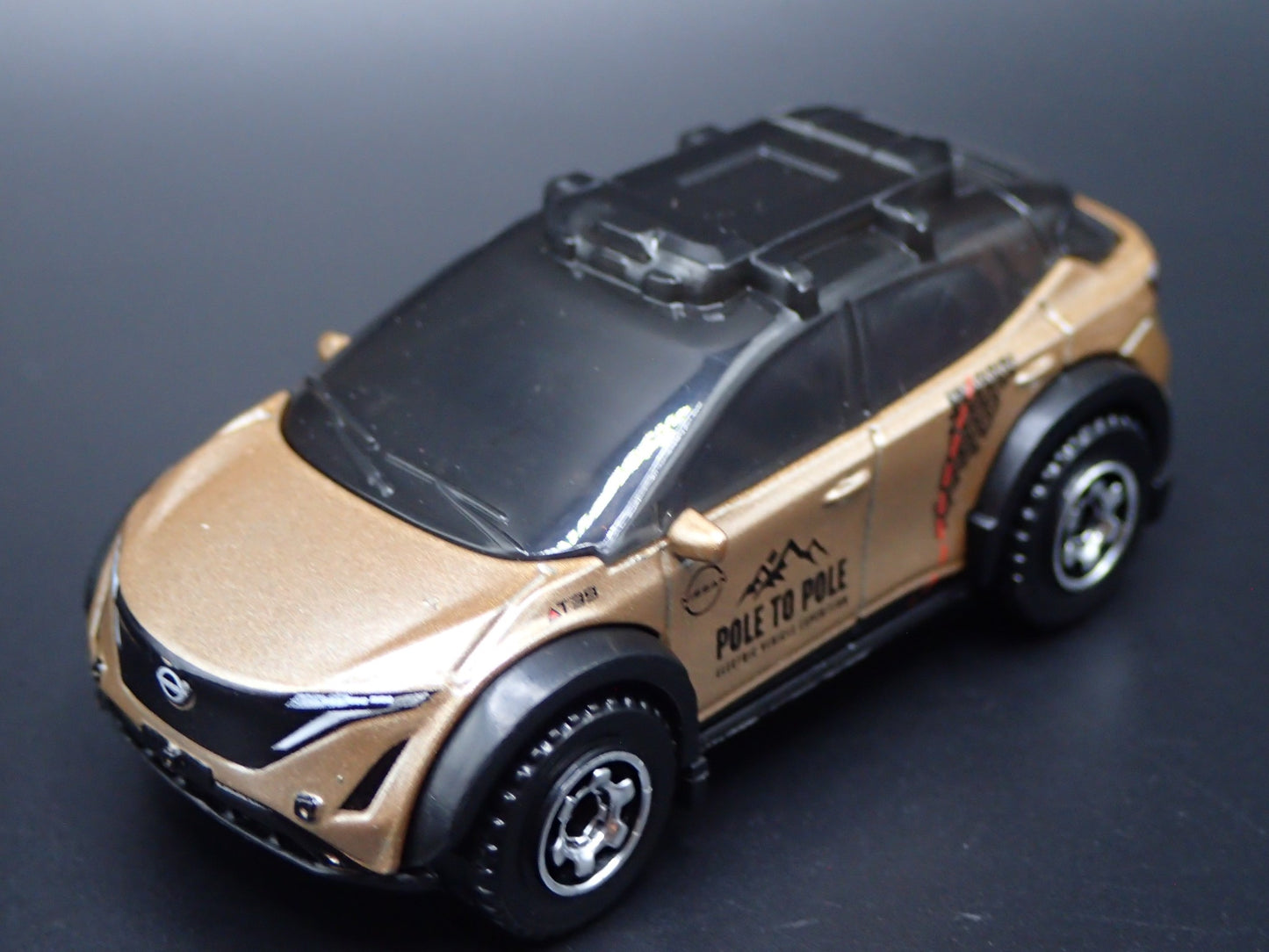 2023-2025 NISSAN ARIYA EV SUV POLE TO POLE GOLD 1:64 SCALE DIECAST MODEL CAR