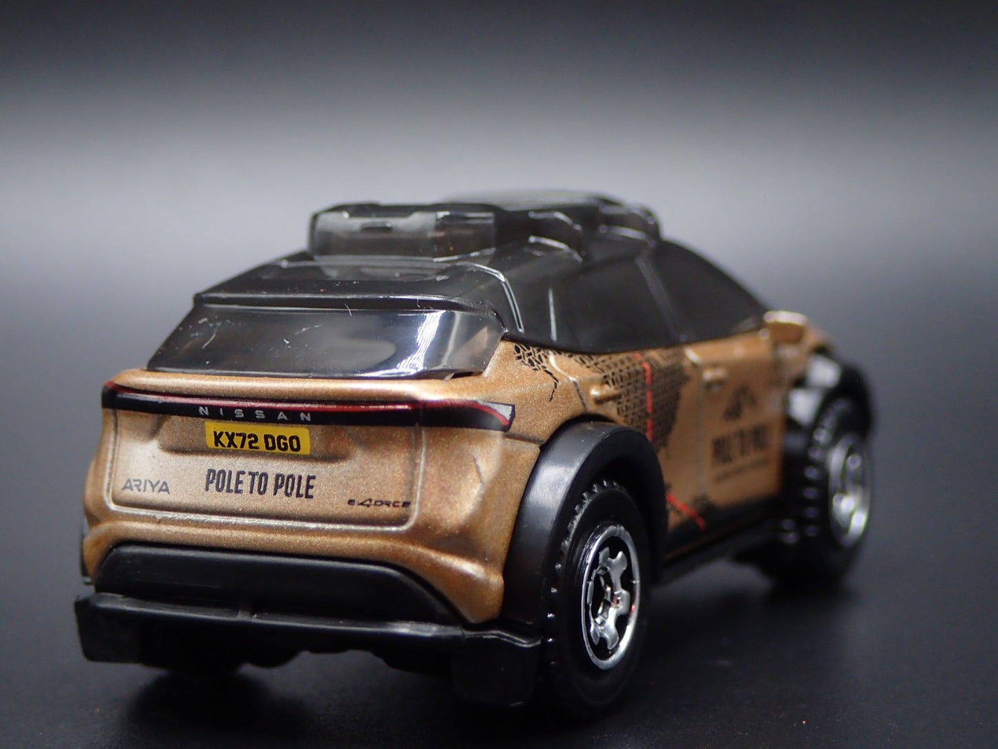 2023-2025 NISSAN ARIYA EV SUV POLE TO POLE GOLD 1:64 SCALE DIECAST MODEL CAR