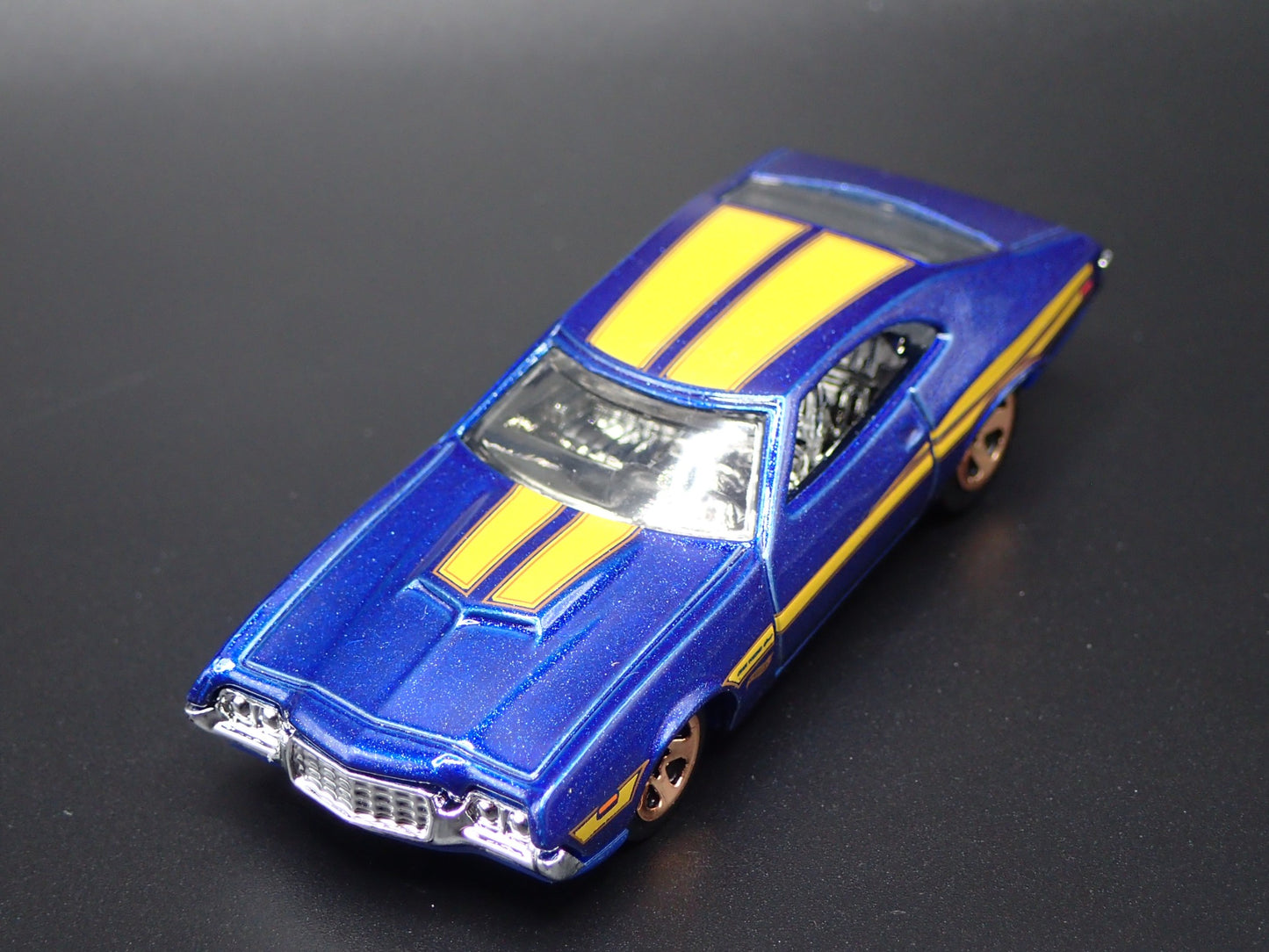 1972 72 FORD GRAN TORINO SPORT BLUE 1:64 SCALE COLLECTIBLE DIECAST MODEL CAR