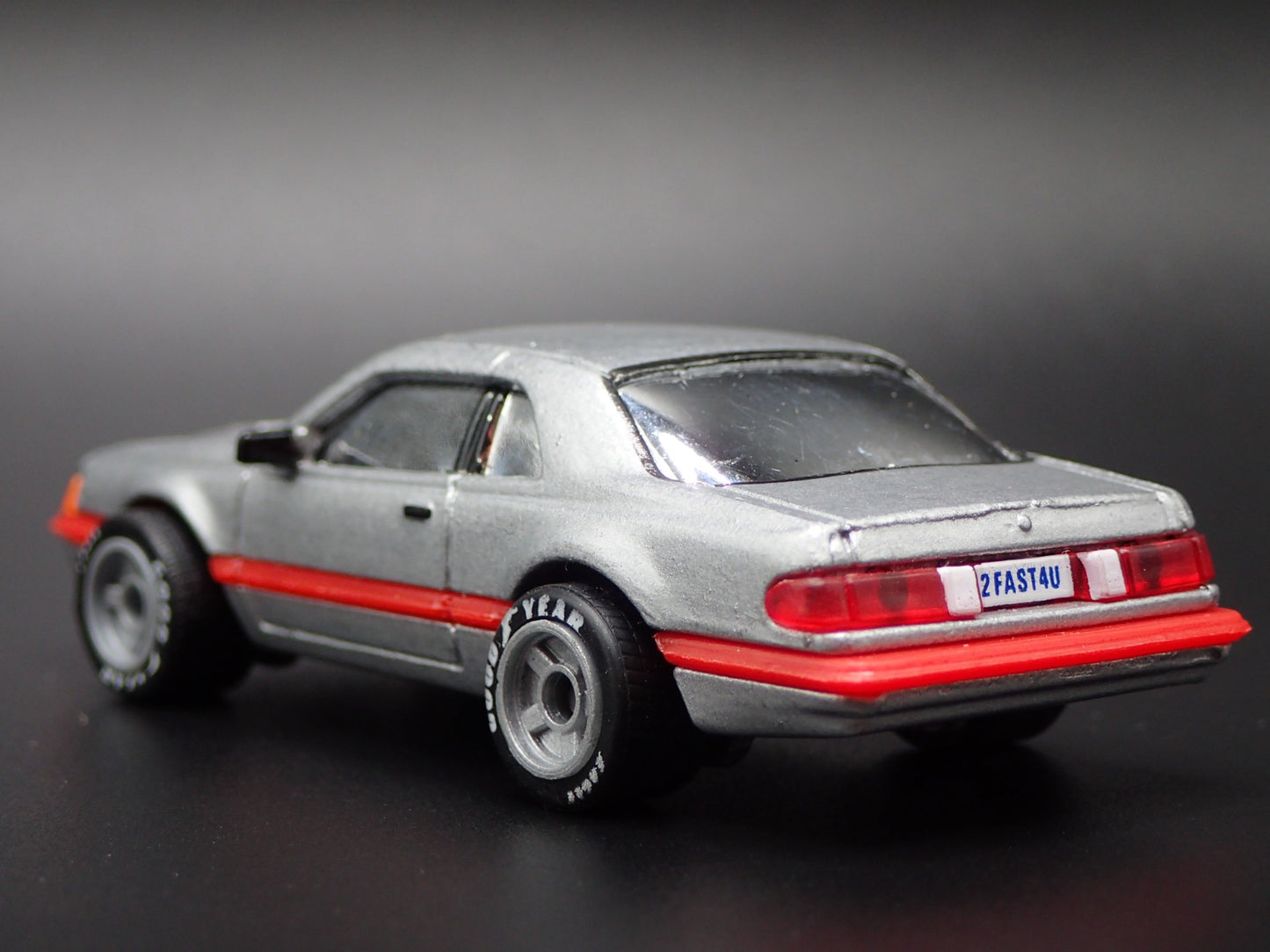 1983 - 1988 THUNDERBIRD TBIRD TURBO COUPE 1:64 SCALE DIORAMA DIECAST MODEL CAR