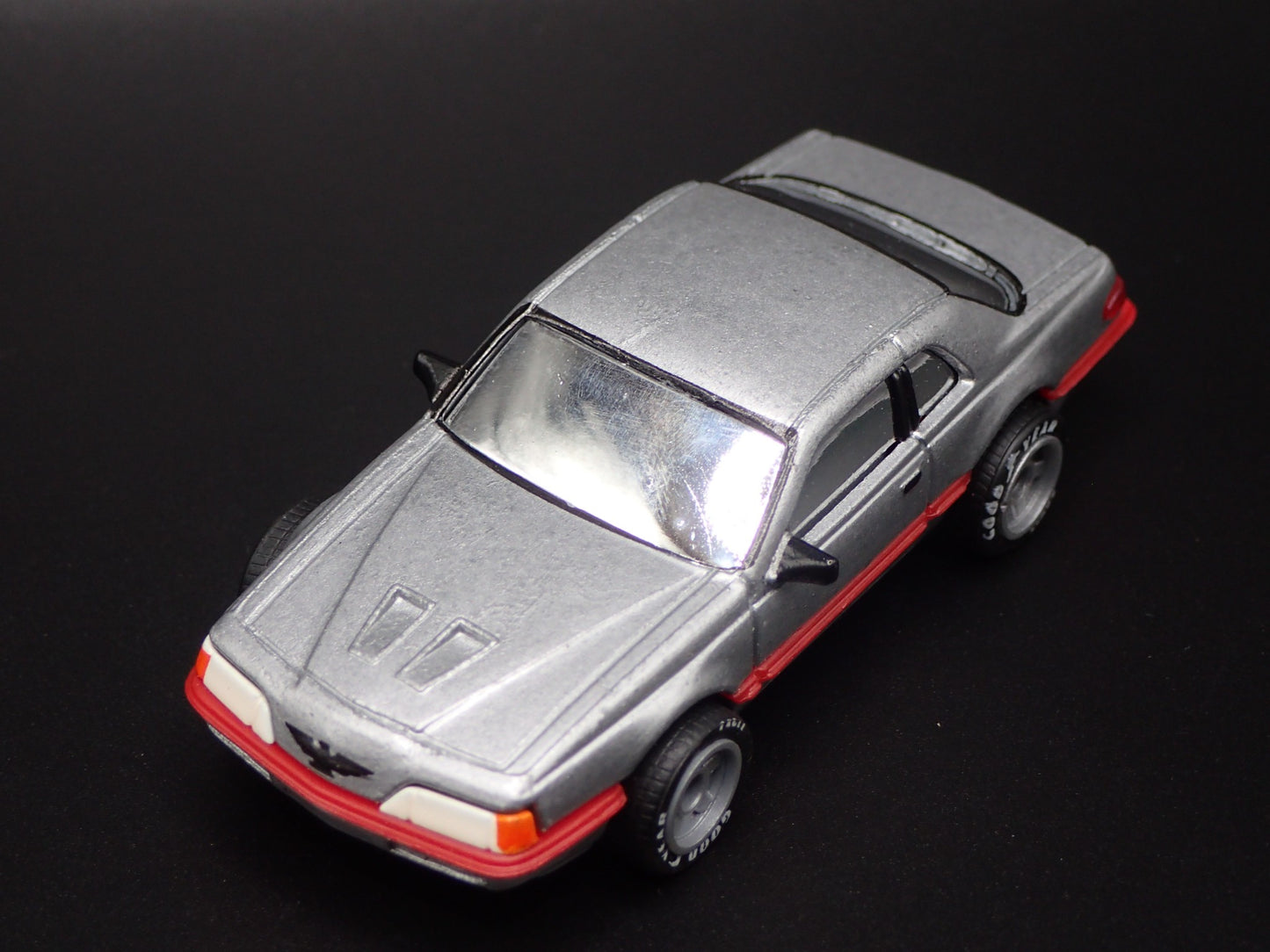 1983 - 1988 THUNDERBIRD TBIRD TURBO COUPE 1:64 SCALE DIORAMA DIECAST MODEL CAR