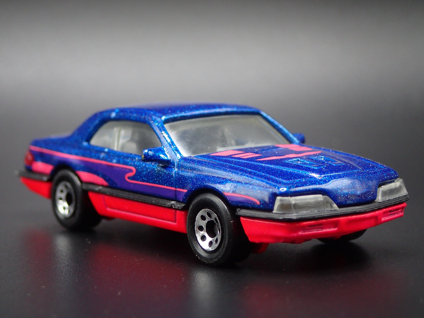 1983 - 1988 THUNDERBIRD TBIRD TURBO COUPE 1:64 SCALE DIORAMA DIECAST MODEL CAR