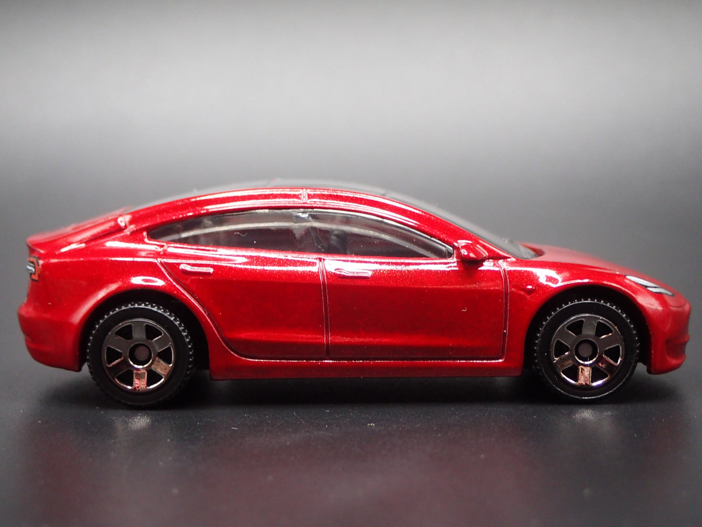 2017-2025 TESLA MODEL 3 RED 1:64 SCALE COLLECTIBLE DIORAMA DIECAST MODEL CAR