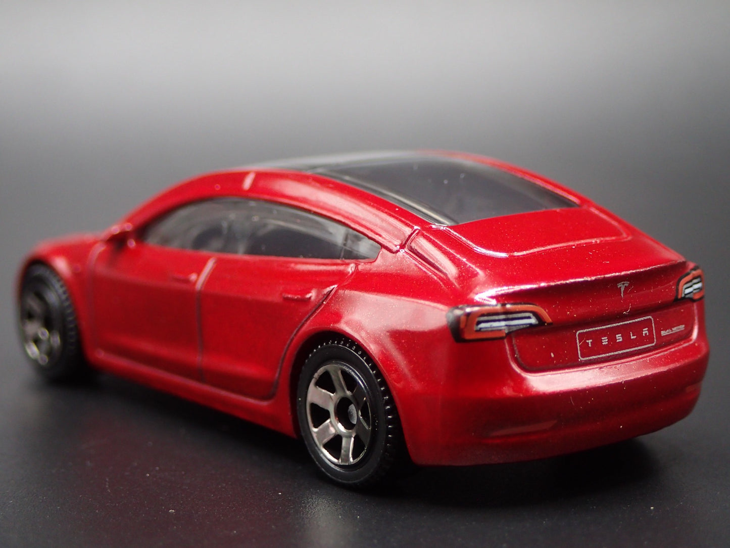 2017-2025 TESLA MODEL 3 RED 1:64 SCALE COLLECTIBLE DIORAMA DIECAST MODEL CAR