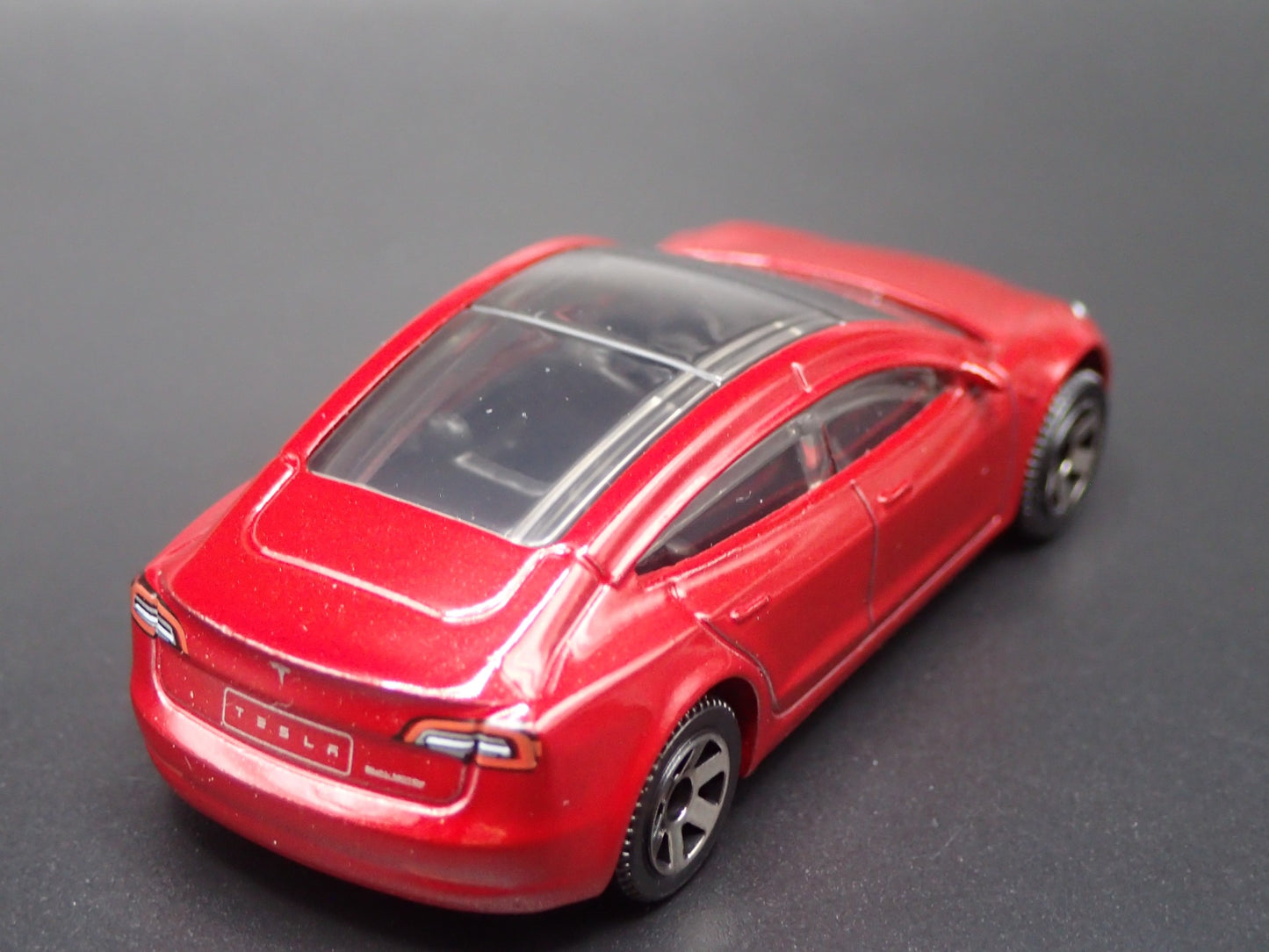 2017-2025 TESLA MODEL 3 RED 1:64 SCALE COLLECTIBLE DIORAMA DIECAST MODEL CAR