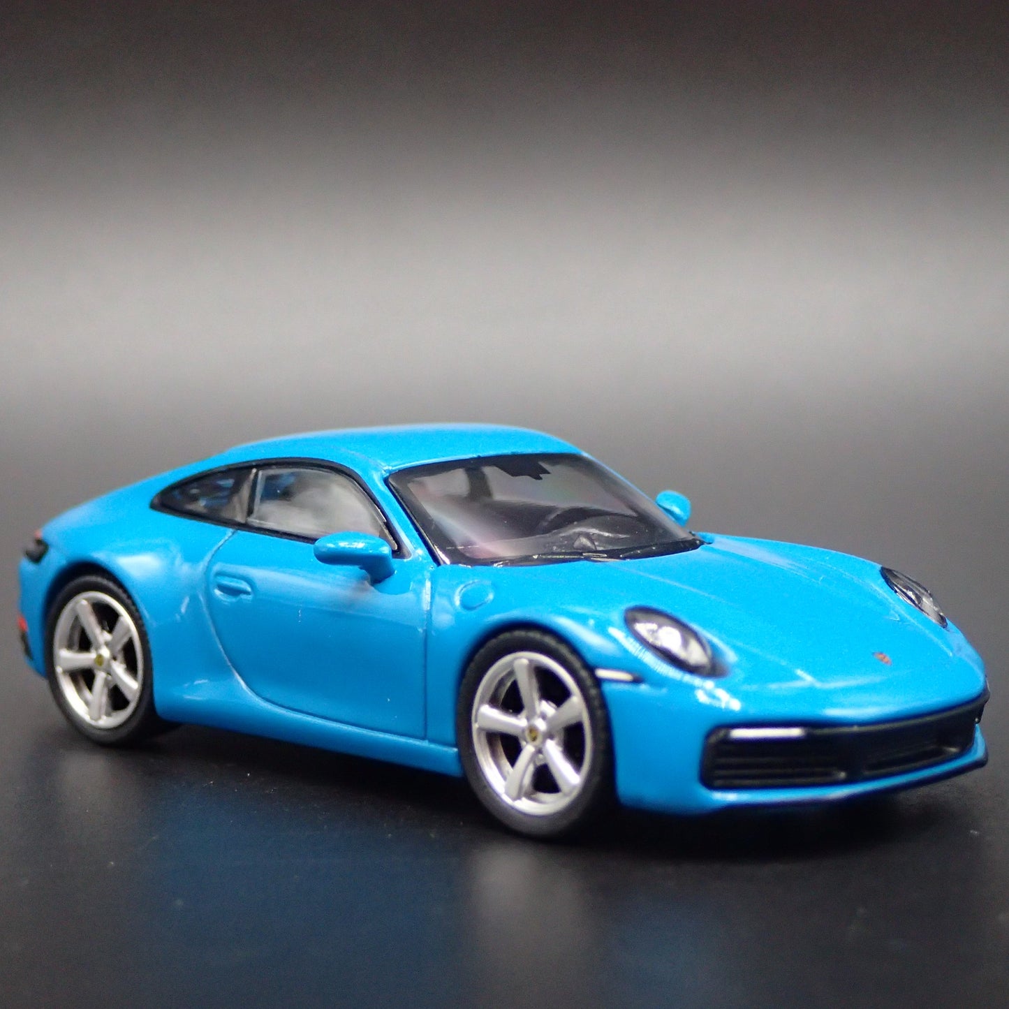 2018-2025 PORSCHE 911 CARRERA S 992 BLUE 1:64 SCALE DIORAMA DIECAST MODEL CAR