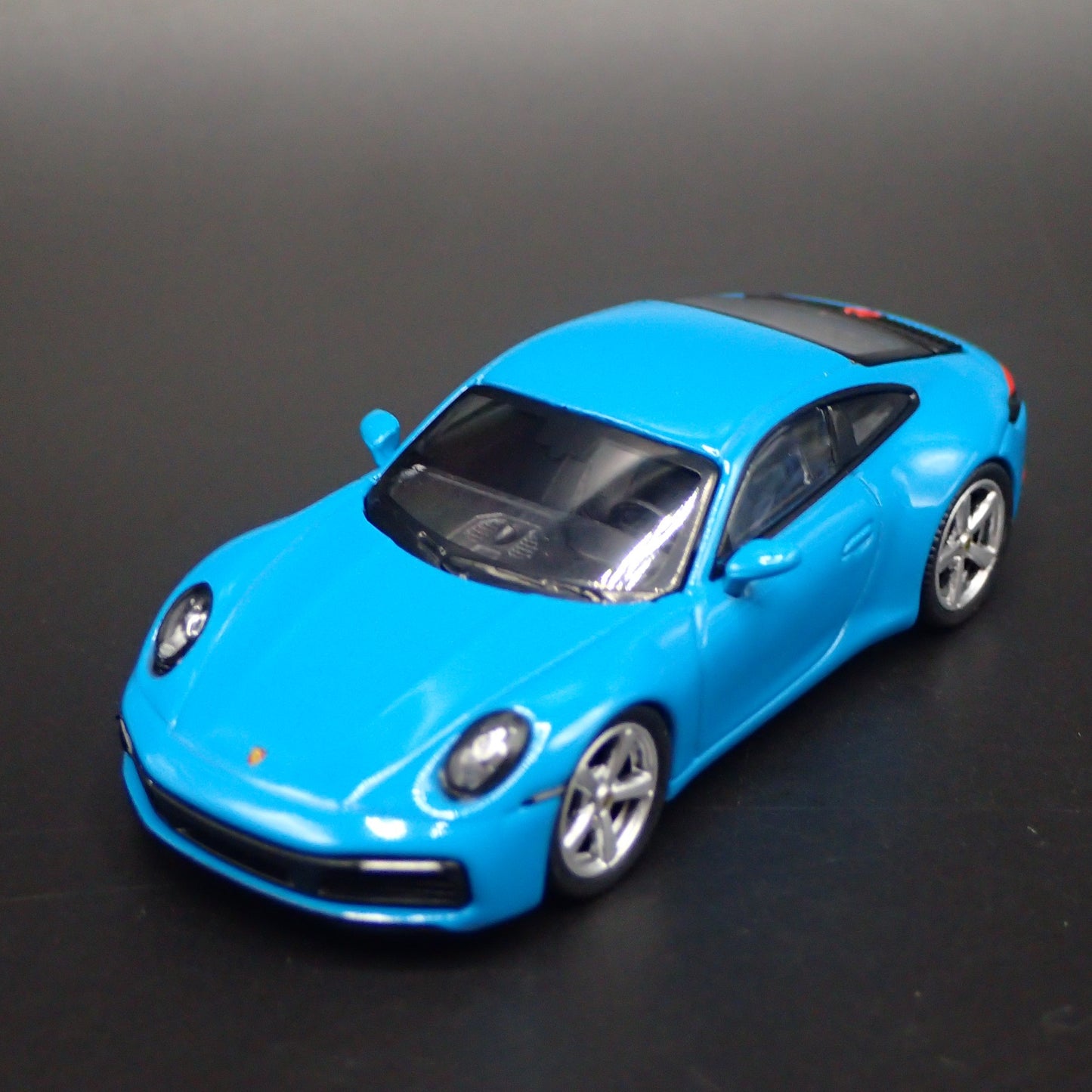 2018-2025 PORSCHE 911 CARRERA S 992 BLUE 1:64 SCALE DIORAMA DIECAST MODEL CAR