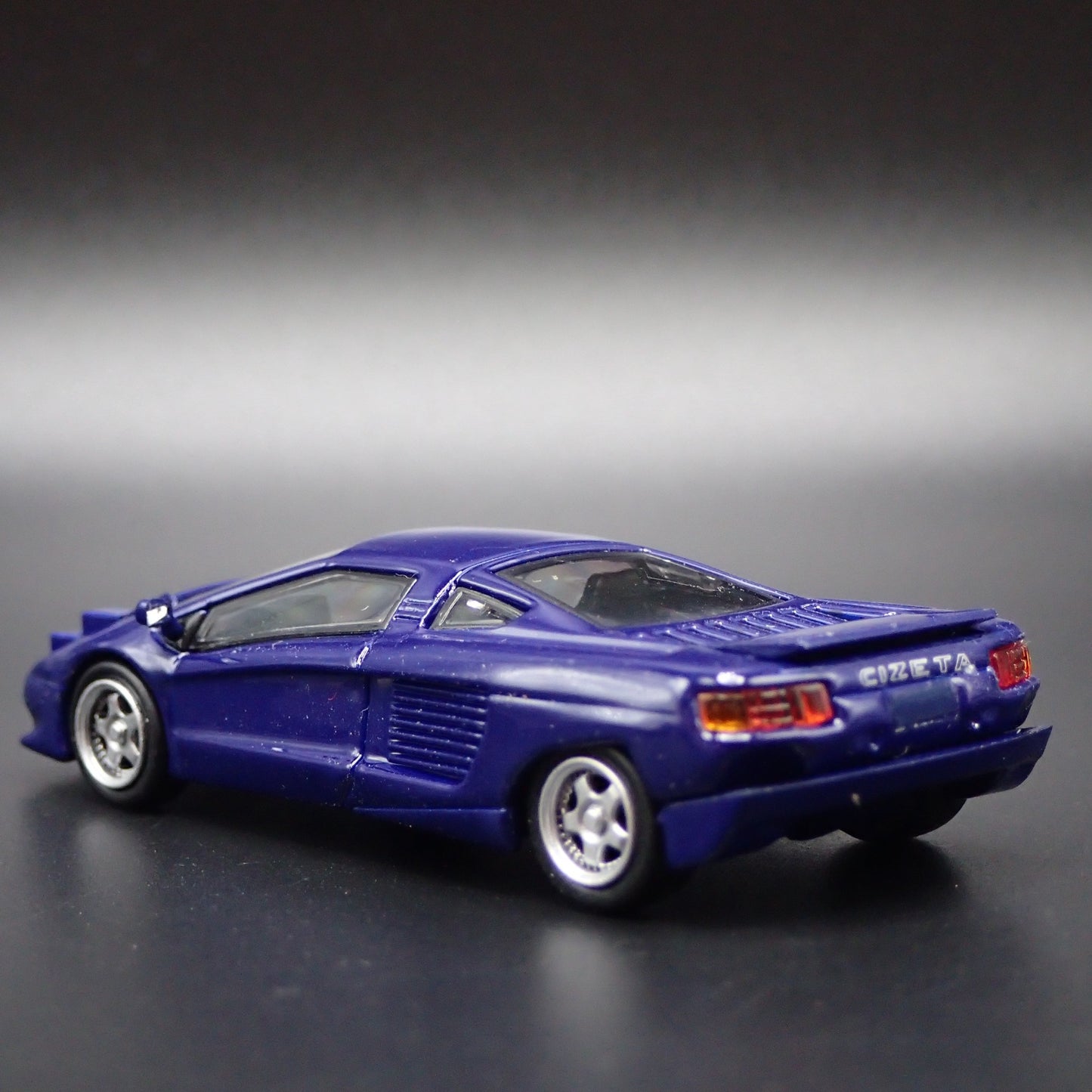 1991-2003 CIZETA V16T SUPER CAR 1:64 SCALE COLLECTIBLE DIORAMA DIECAST MODEL CAR