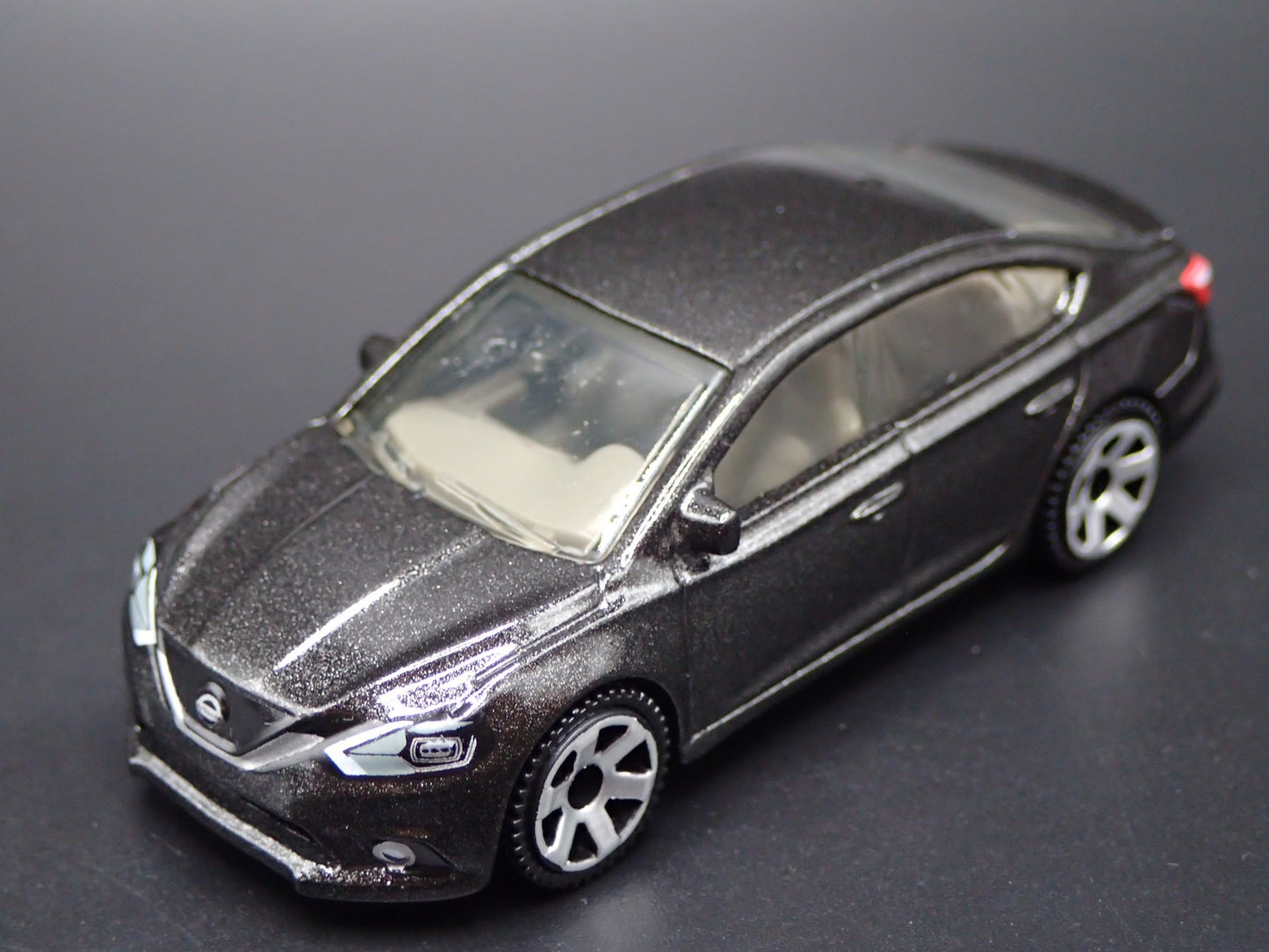 2013-2019 NISSAN SENTRA 4 DOOR 1:64 SCALE COLLECTIBLE DIORAMA DIECAST MODEL CAR