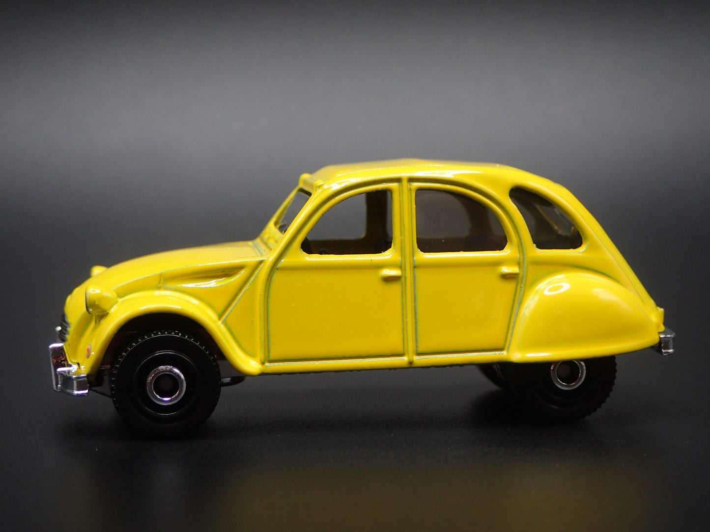 1948-1990 CITROEN 2CV YELLOW 1:64 SCALE COLLECTIBLE DIORAMA DIECAST MODEL CAR
