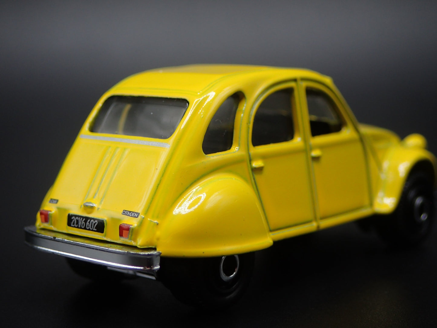 1948-1990 CITROEN 2CV YELLOW 1:64 SCALE COLLECTIBLE DIORAMA DIECAST MODEL CAR