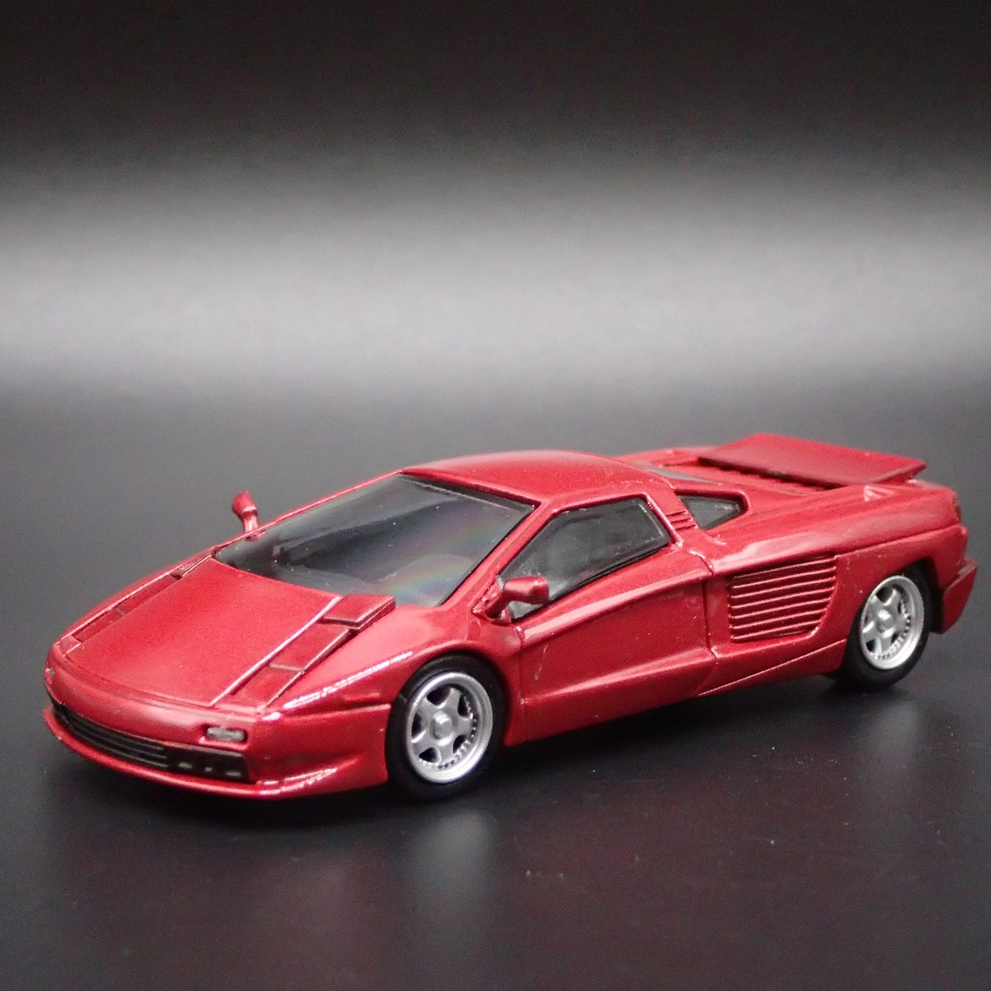 1991-2003 CIZETA V16T SUPER CAR 1:64 SCALE COLLECTIBLE DIORAMA DIECAST MODEL CAR