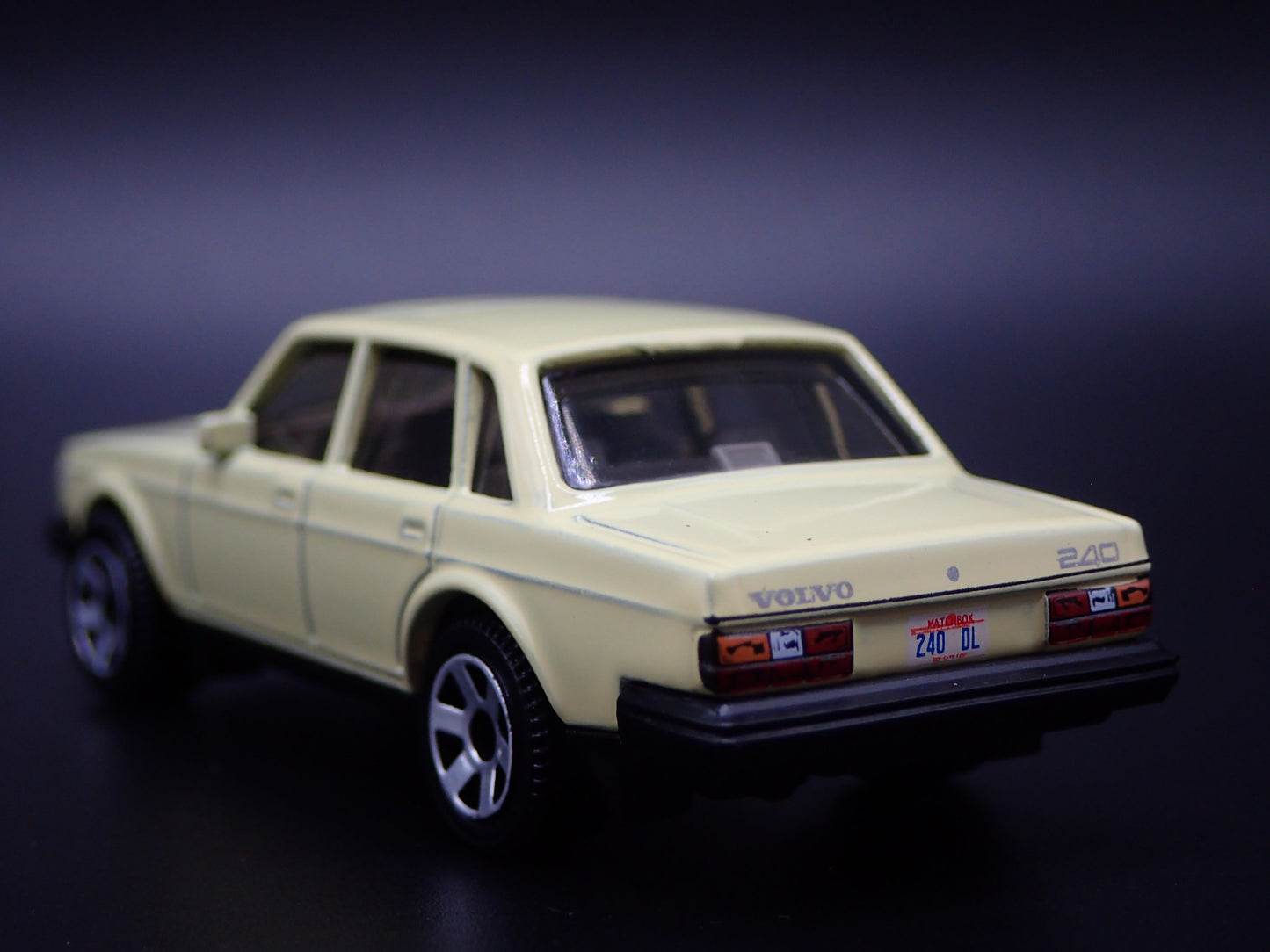 VOLVO 240 4 FOUR DOOR YELLOW 1:64 SCALE COLLECTIBLE DIORAMA DIECAST MODEL CAR