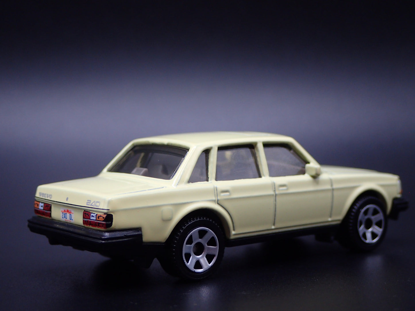 VOLVO 240 4 FOUR DOOR YELLOW 1:64 SCALE COLLECTIBLE DIORAMA DIECAST MODEL CAR