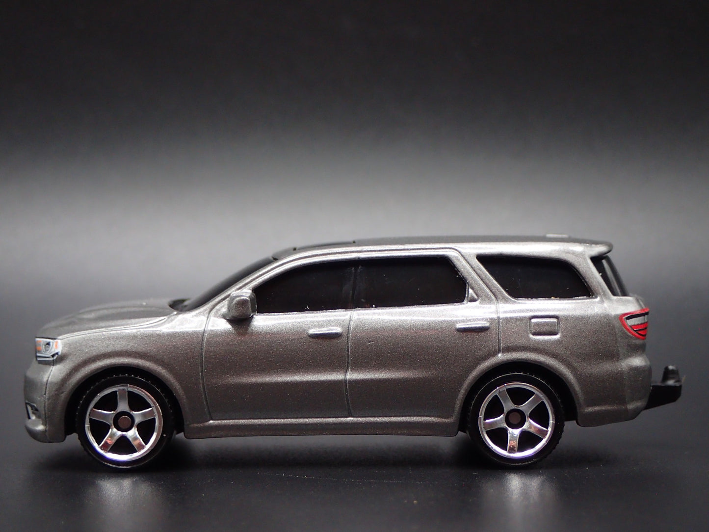 2011-2025 DODGE DURANGO SUV w HITCH SILVER 1:64 SCALE DIORAMA DIECAST MODEL CAR