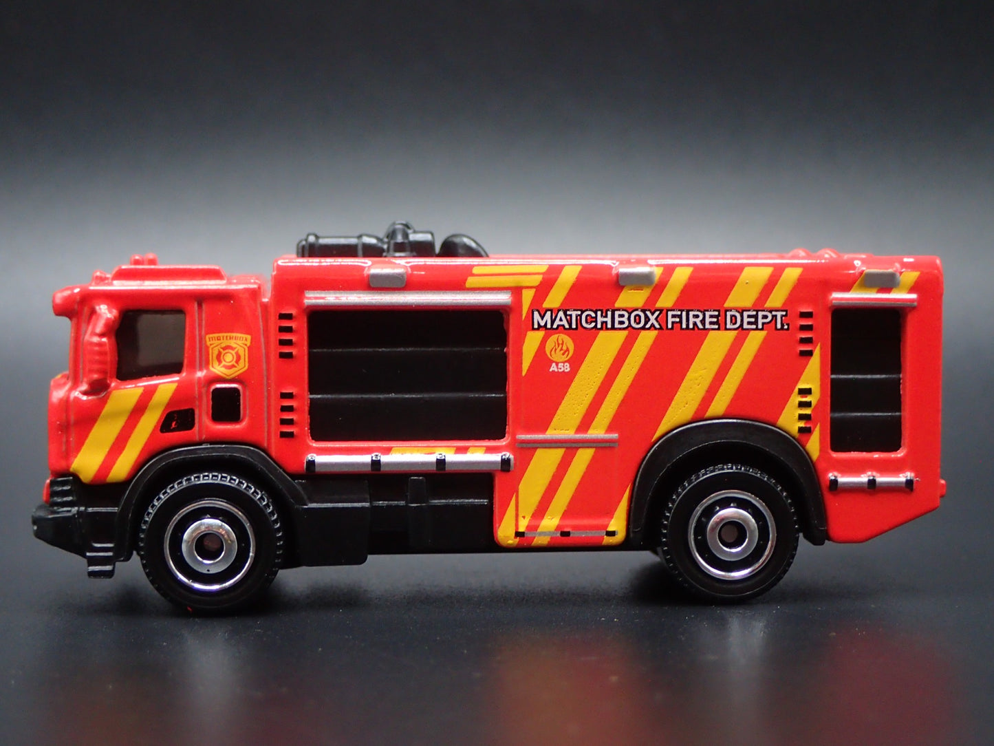 2016-2025 SCANIA P 360 FIRE TRUCK RED 1:64 MB SCALE DIORAMA DIECAST MODEL CAR
