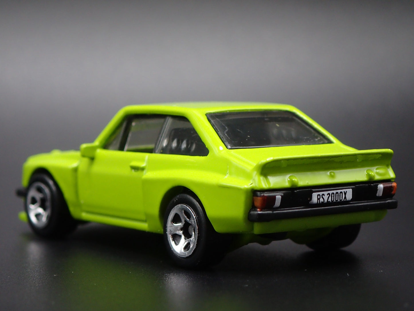 FORD ESCORT RS2000 GREEN RARE 1:64 SCALE COLLECTIBLE DIORAMA DIECAST MODEL CAR