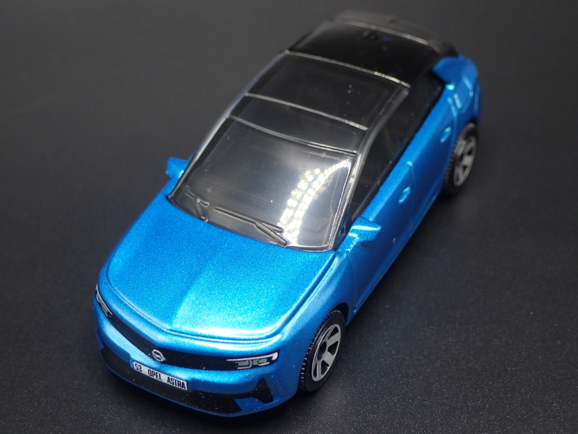VOITURE MINIATURE 1/43IEME..OPEL Astra..5 2007..s/boite EUR VOITURE MINIATURE 1/43IEME..OPEL Astra..5 2007..s/boite EUR