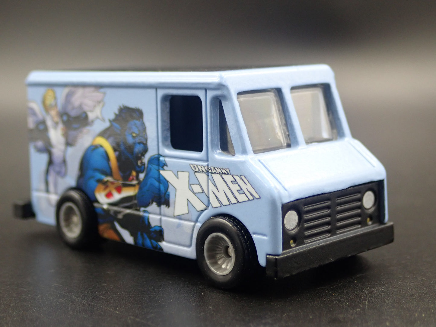 GMC STEP BOX VAN MARVEL UNCANNY X-MEN BLUE 1:64 SCALE DIORAMA DIECAST MODEL CAR