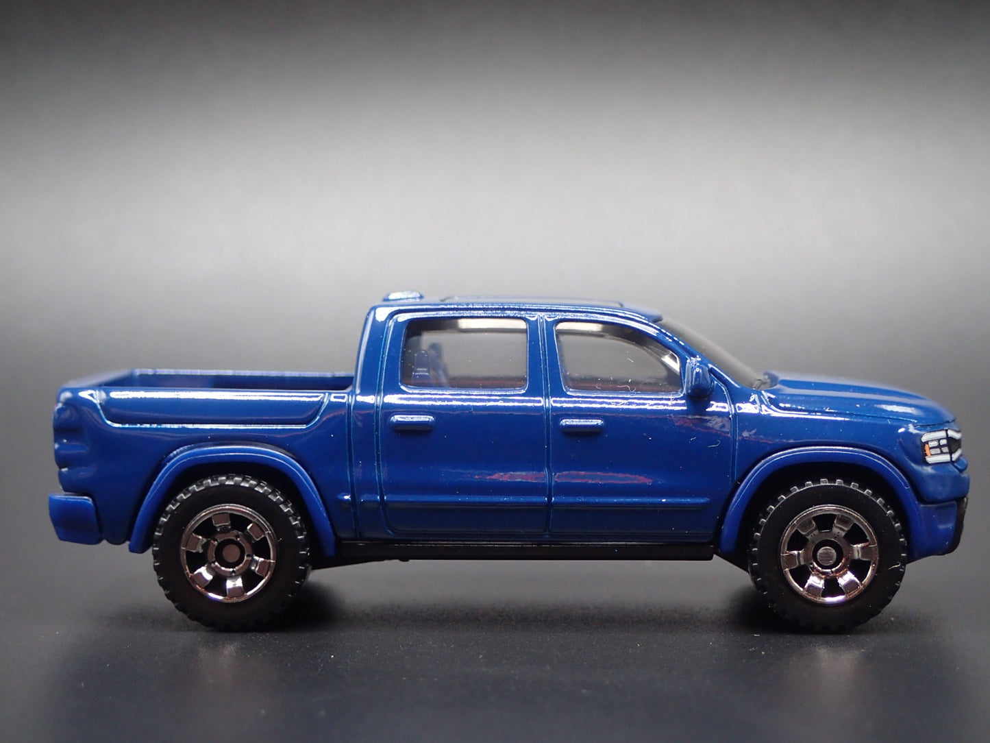 RAM 1500 EV PICKUP PICKUP TRUCK CONCEPT 1/64 SCALE COLLECTIBLE DIECAST MODEL CAR