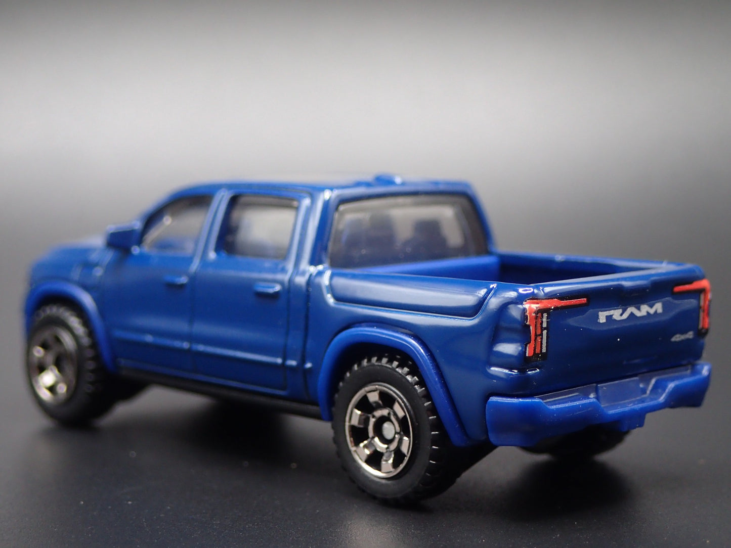 RAM 1500 EV PICKUP PICKUP TRUCK CONCEPT 1/64 SCALE COLLECTIBLE DIECAST MODEL CAR