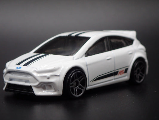 2011-2018 FORD FOCUS RS WHITE 1:64 SCALE COLLECTIBLE DIORAMA DIECAST MODEL CAR