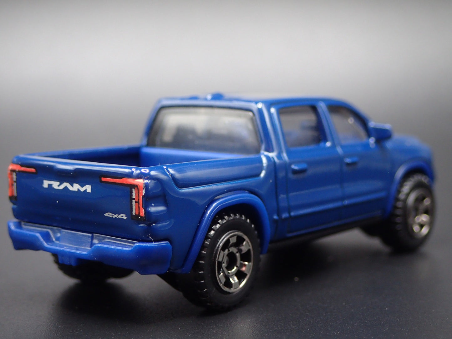 RAM 1500 EV PICKUP PICKUP TRUCK CONCEPT 1/64 SCALE COLLECTIBLE DIECAST MODEL CAR
