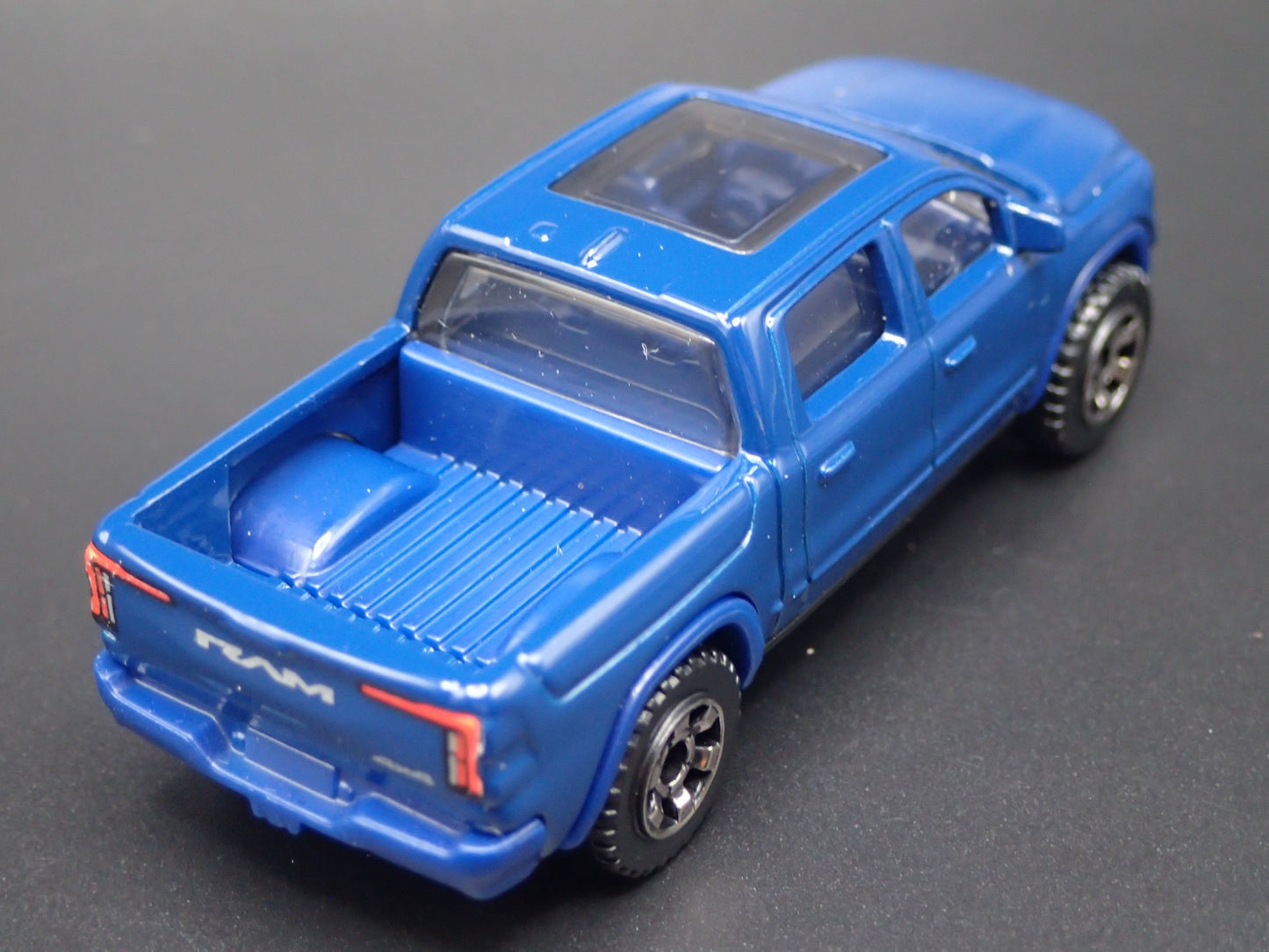 RAM 1500 EV PICKUP PICKUP TRUCK CONCEPT 1/64 SCALE COLLECTIBLE DIECAST MODEL CAR