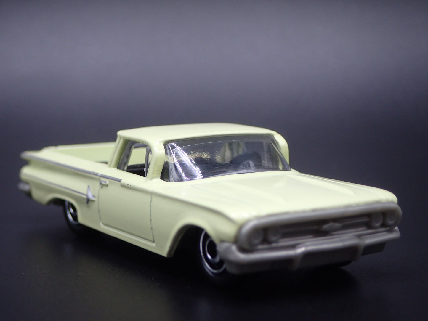1960 60 CHEVY CHEVROLET EL CAMINO CREAM 1/64 SCALE COLLECTIBLE DIECAST MODEL CAR