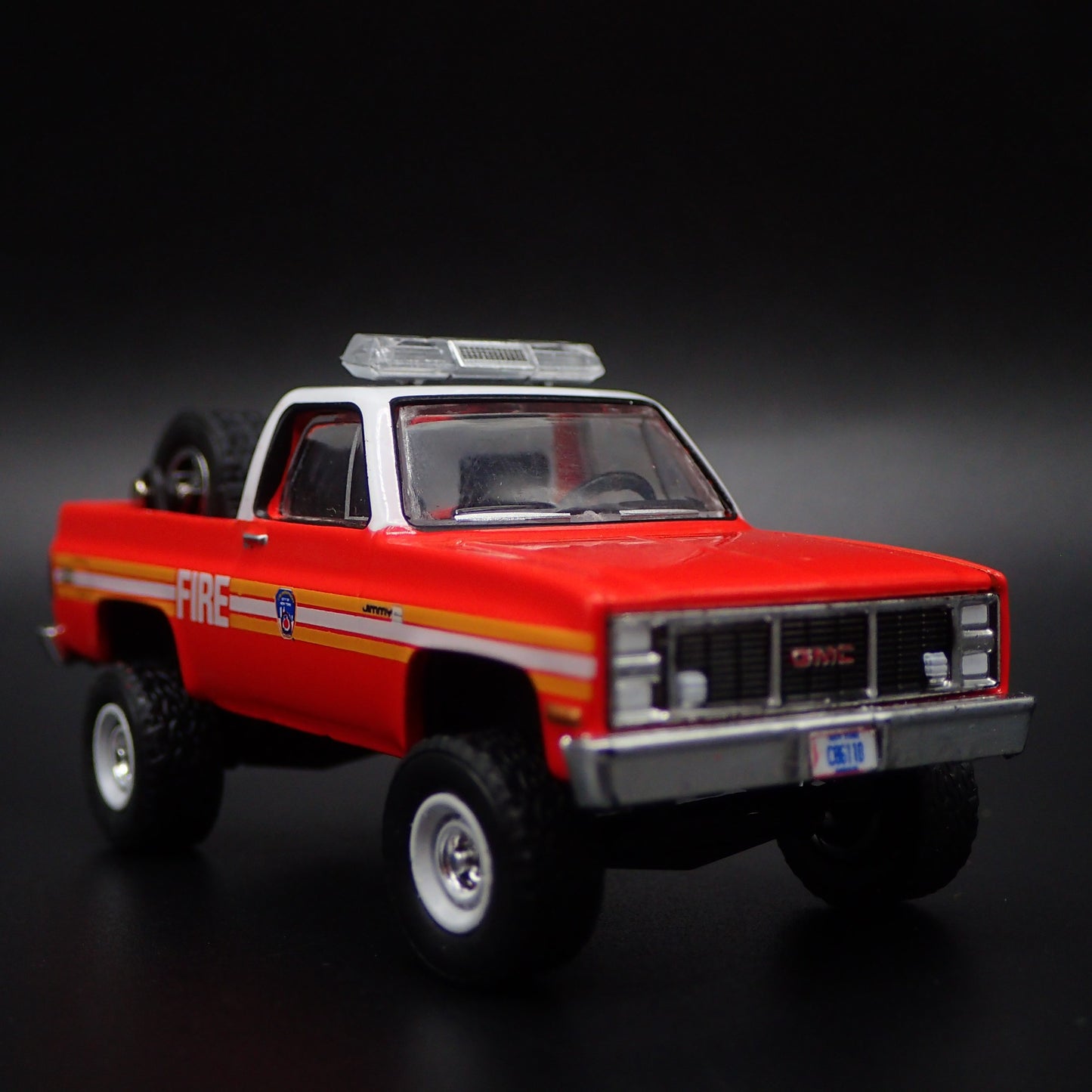 1987 87 GMC JIMMY SQUAREBODY NYFD RED 1:64 SCALE COLLECTIBLE DIECAST MODEL CAR