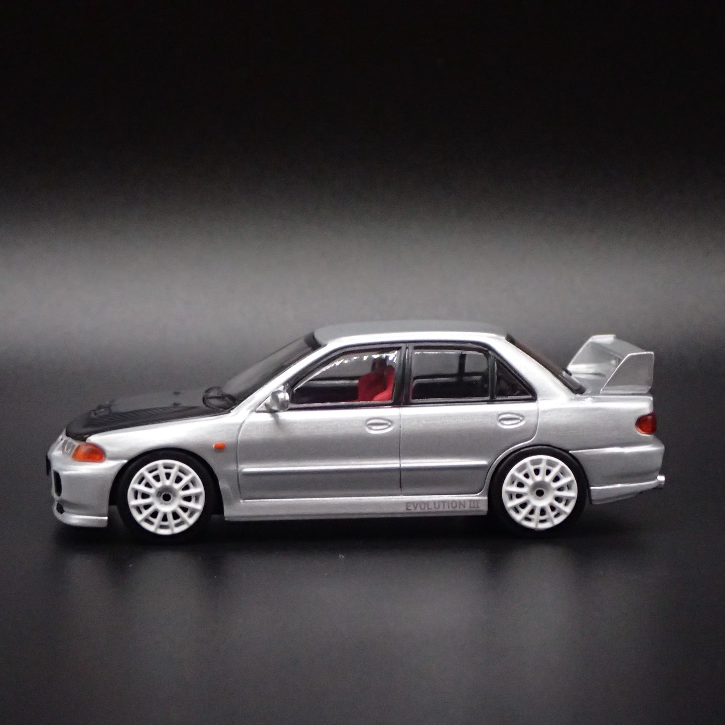 1995-1996 MITSUBISHI LANCER EVOLUTION EVO III 1:64 SCALE DIECAST MODEL CAR