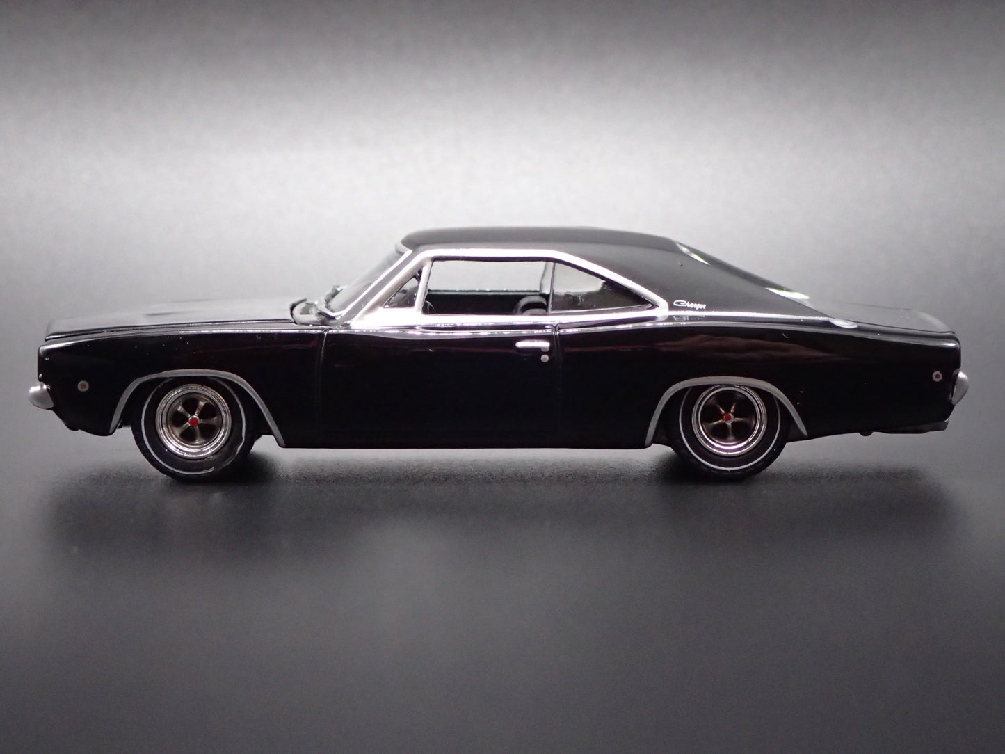 1968 68 DODGE CHARGER R/T BULLITT MOVIE 1:64 SCALE DIORAMA DIECAST MODEL CAR