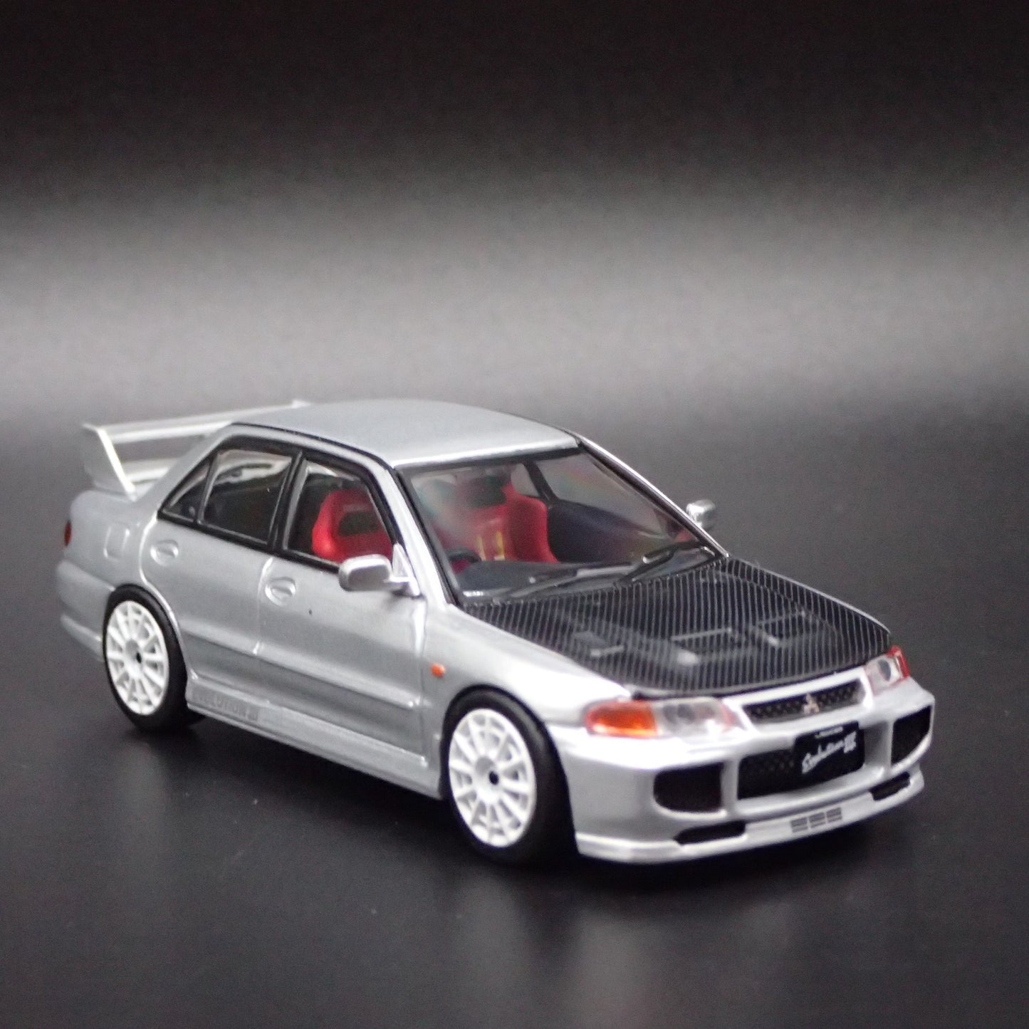 1995-1996 MITSUBISHI LANCER EVOLUTION EVO III 1:64 SCALE DIECAST MODEL CAR