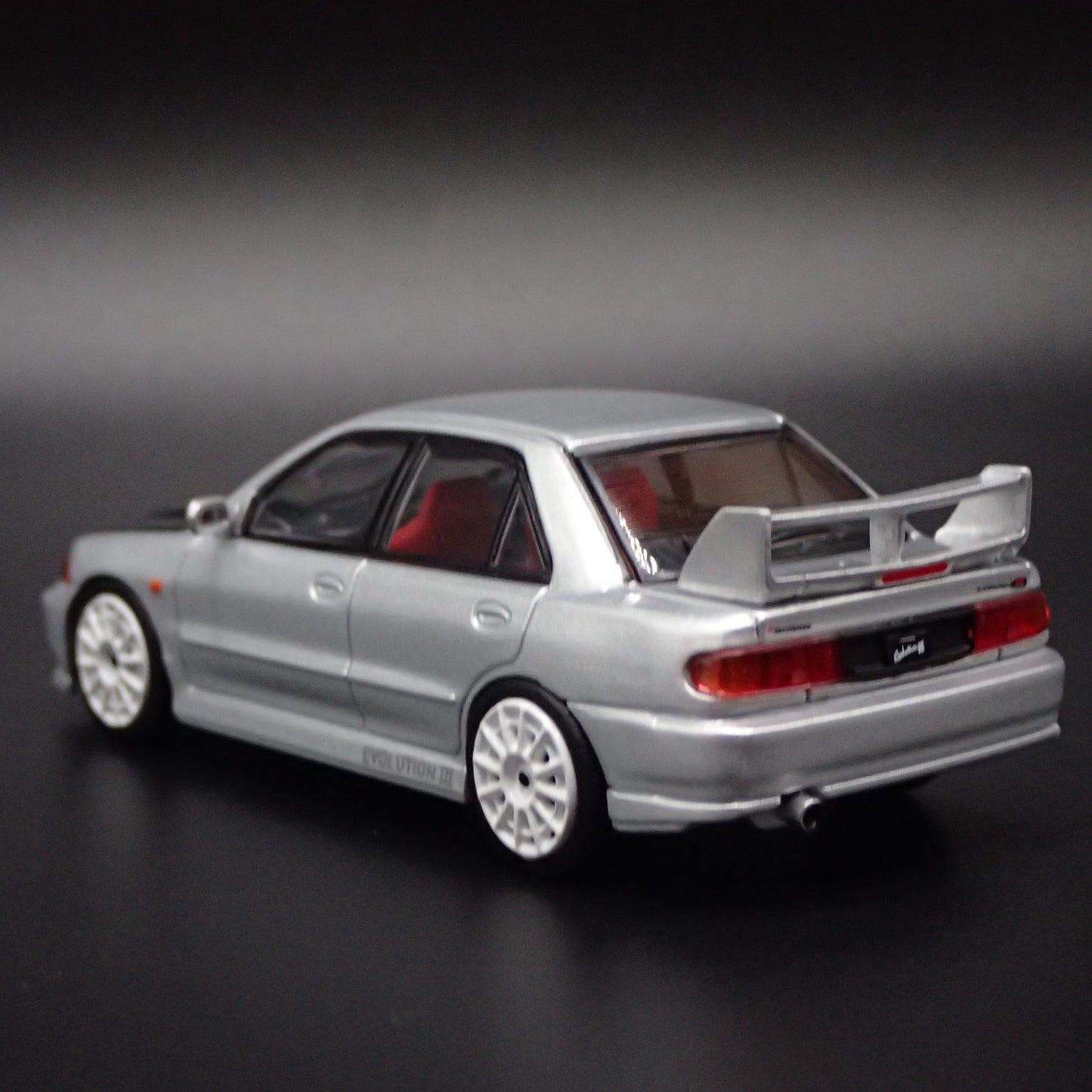 1995-1996 MITSUBISHI LANCER EVOLUTION EVO III 1:64 SCALE DIECAST MODEL CAR