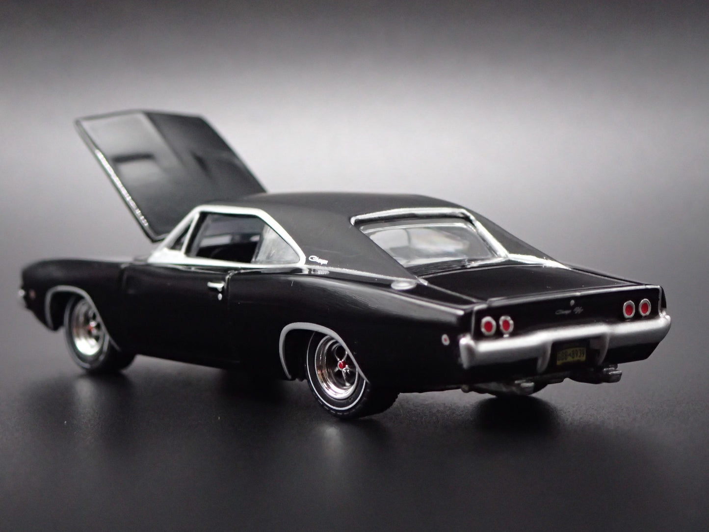 1968 68 DODGE CHARGER R/T BULLITT MOVIE 1:64 SCALE DIORAMA DIECAST MODEL CAR