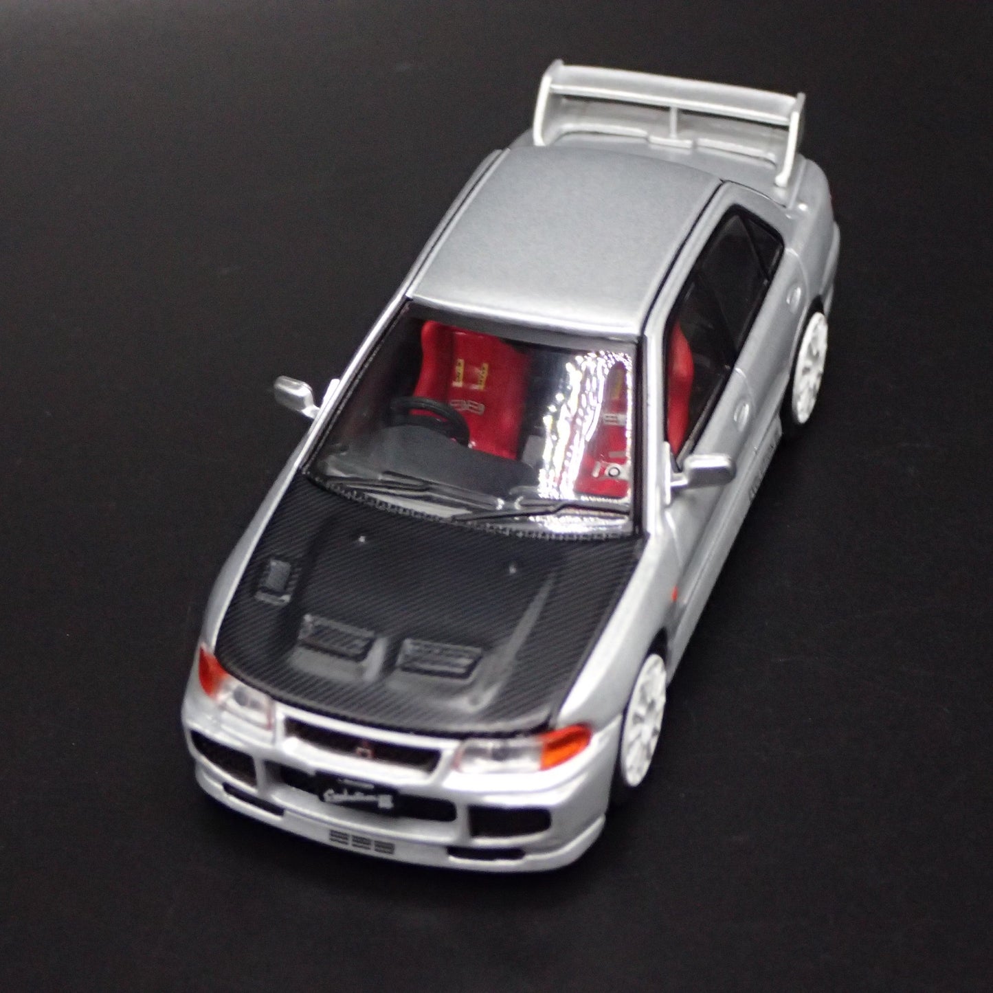 1995-1996 MITSUBISHI LANCER EVOLUTION EVO III 1:64 SCALE DIECAST MODEL CAR
