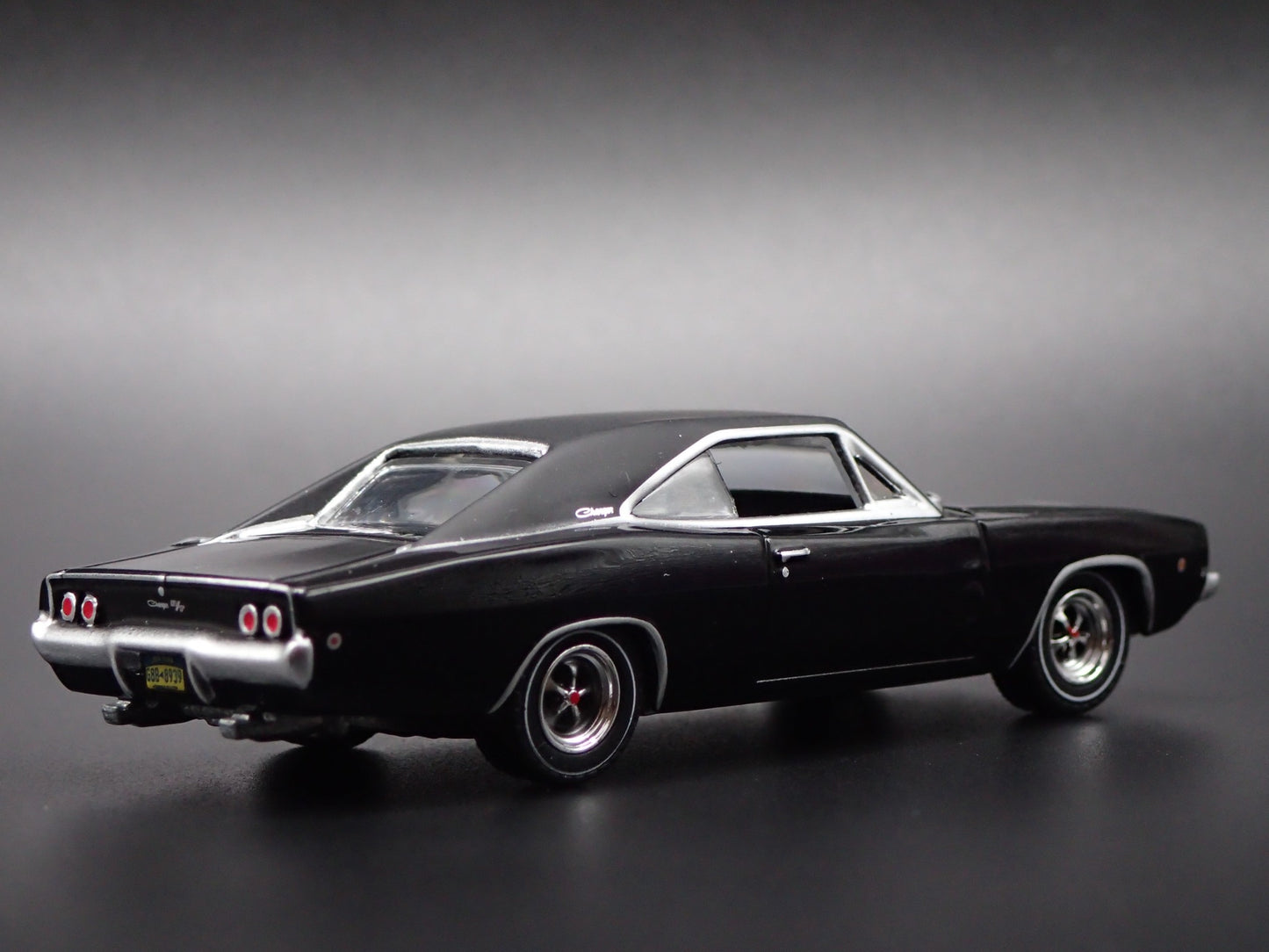 1968 68 DODGE CHARGER R/T BULLITT MOVIE 1:64 SCALE DIORAMA DIECAST MODEL CAR