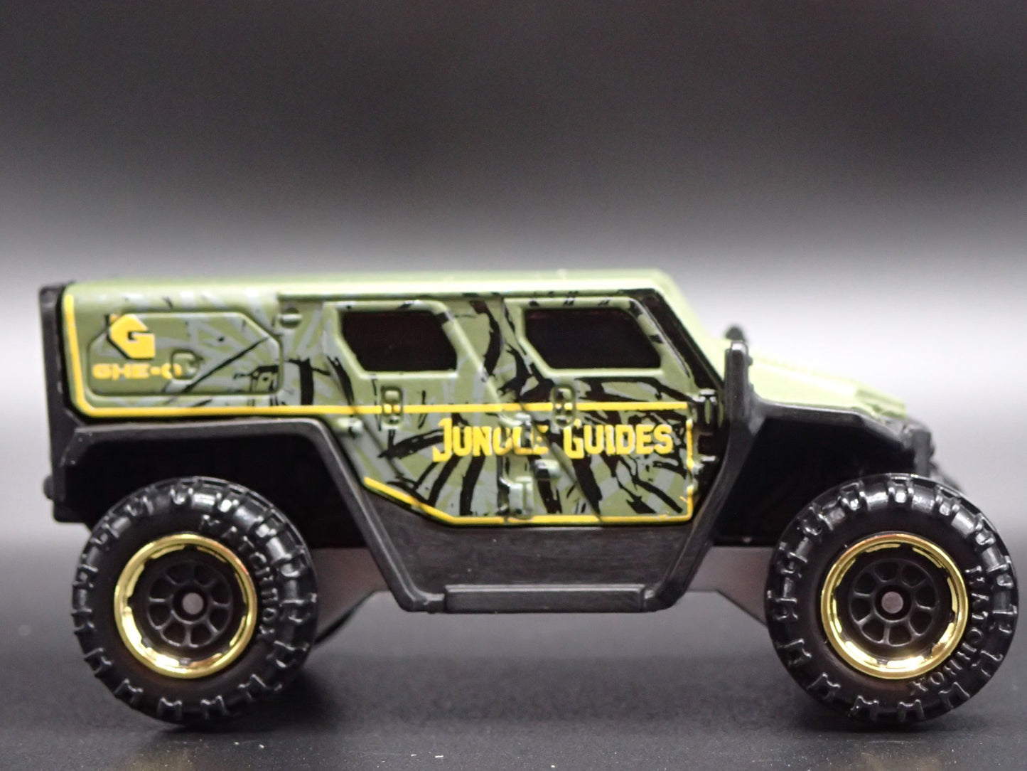 GHE-O RESCUE OFFROAD SUV JUNGLE GUIDES 1/64 MB SCALE DIORAMA DIECAST MODEL CAR