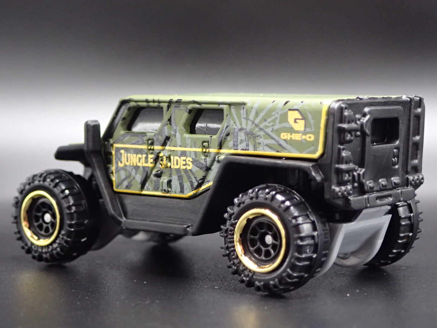 GHE-O RESCUE OFFROAD SUV JUNGLE GUIDES 1/64 MB SCALE DIORAMA DIECAST MODEL CAR