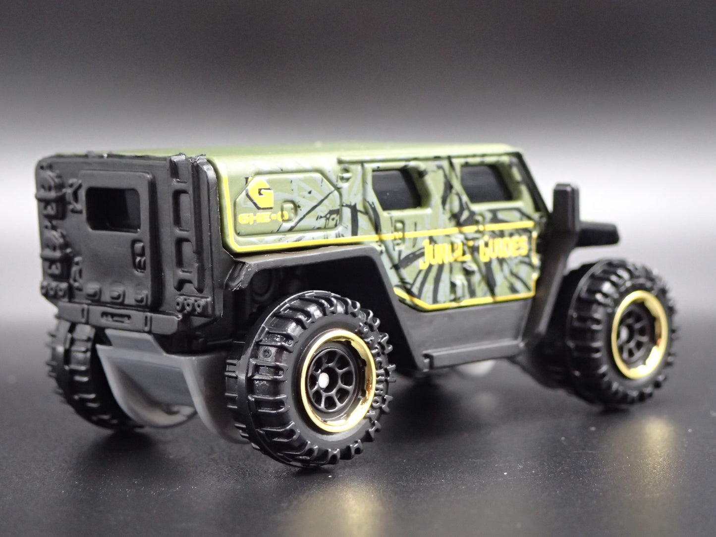 GHE-O RESCUE OFFROAD SUV JUNGLE GUIDES 1/64 MB SCALE DIORAMA DIECAST MODEL CAR