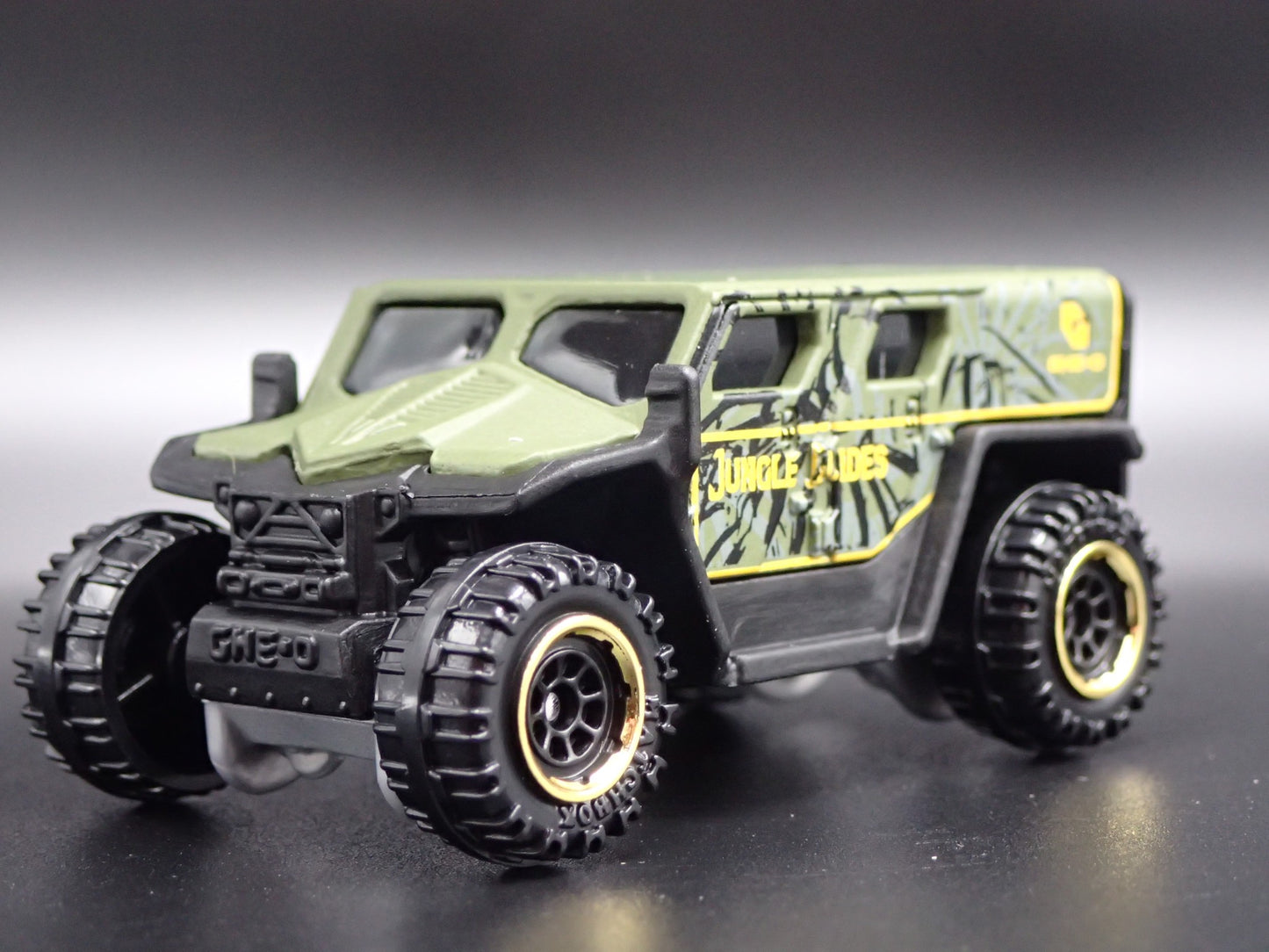 GHE-O RESCUE OFFROAD SUV JUNGLE GUIDES 1/64 MB SCALE DIORAMA DIECAST MODEL CAR