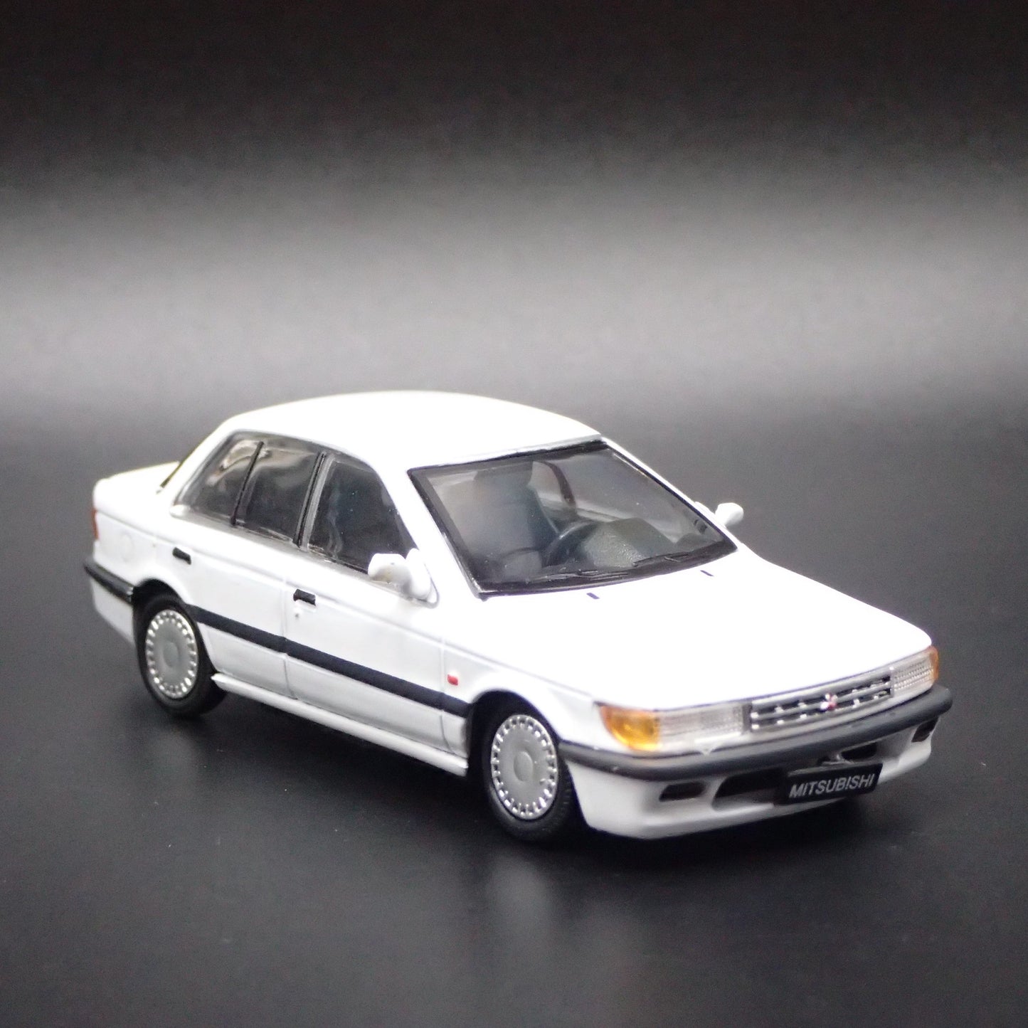 1982-1991 MITSUBISHI LANCER GTI 1:64 SCALE COLLECTIBLE DIORAMA DIECAST MODEL CAR