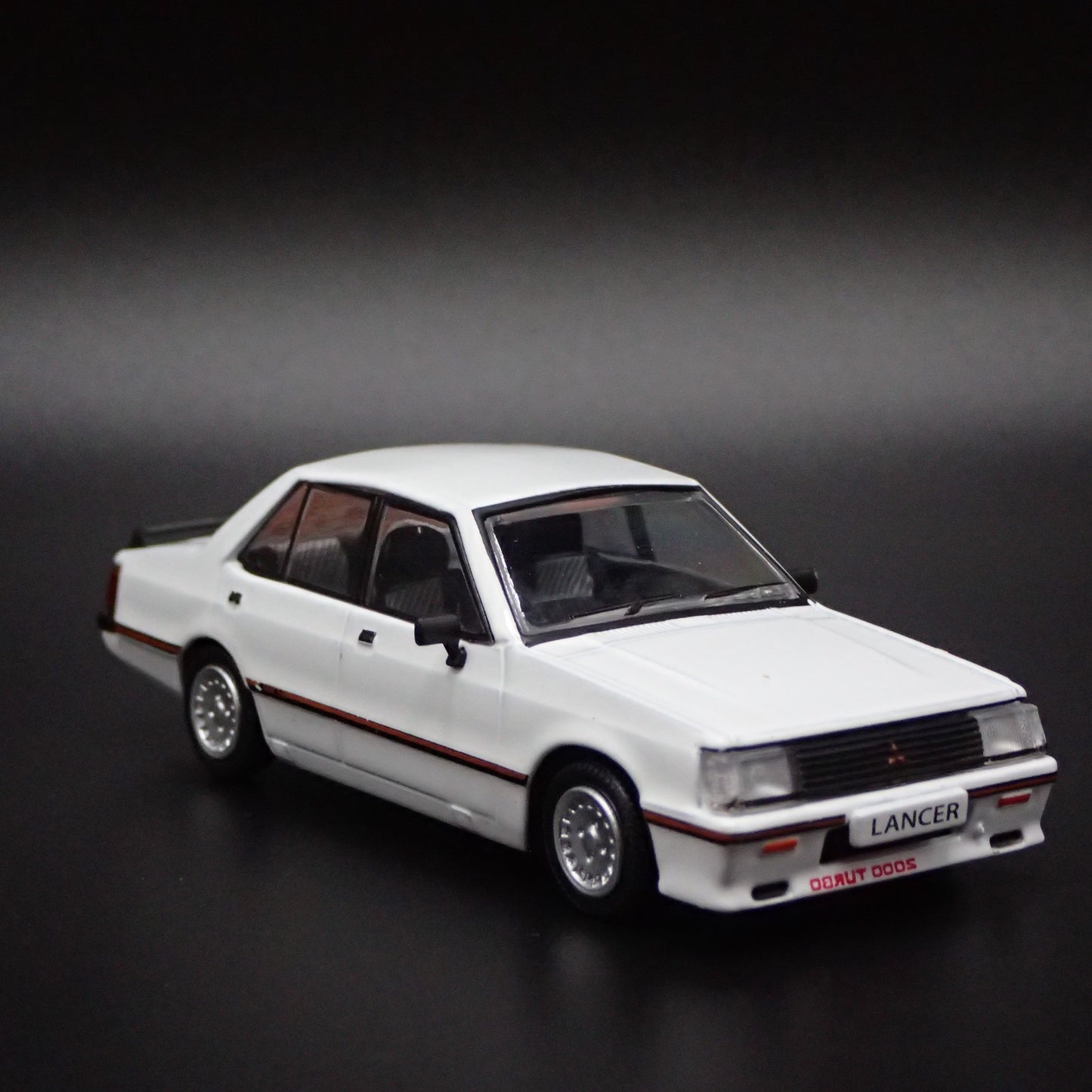 MITSUBISHI LANCER EX2000 TURBO 1:64 SCALE COLLECTIBLE DIORAMA DIECAST MODEL CAR