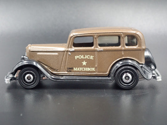 1933 33 PLYMOUTH PC SEDAN POLICE CAR RARE 1/64 SCALE DIORAMA DIECAST MODEL CAR